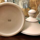 Porcelain pharmacy pot