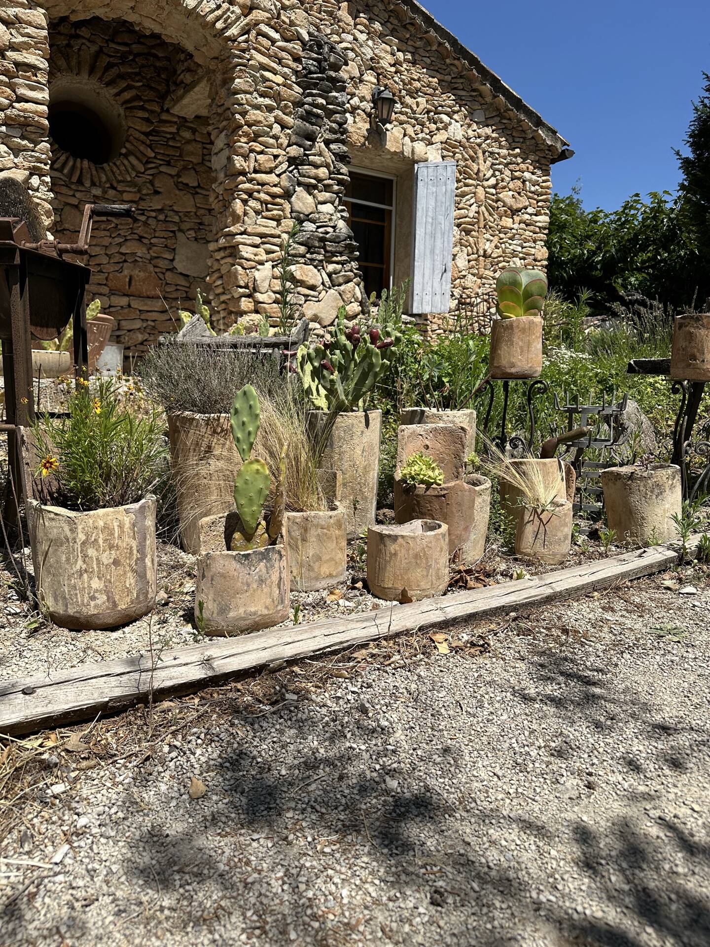 Pot in Provençal tiles