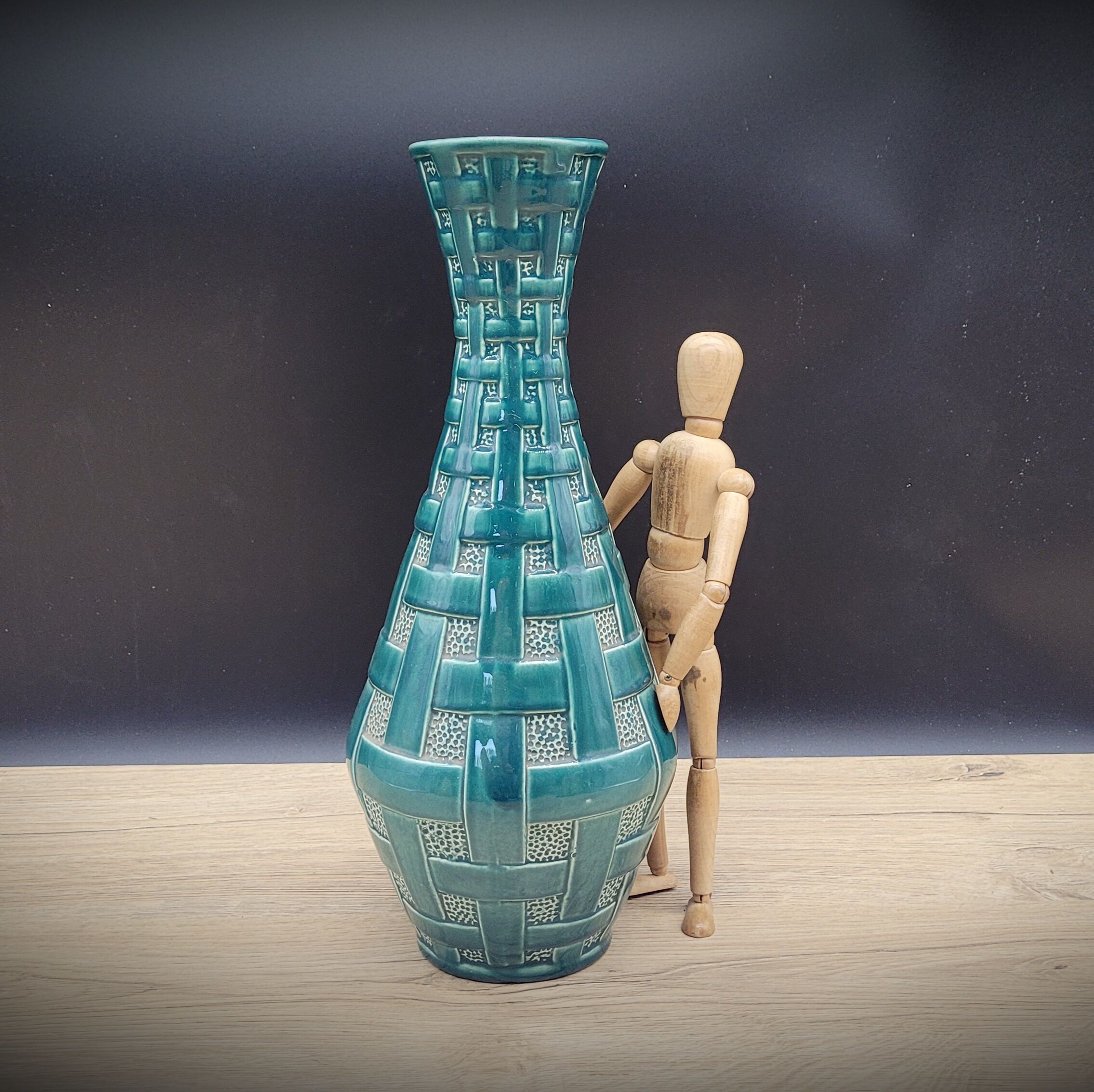 Vase style West Germany braided green 3458