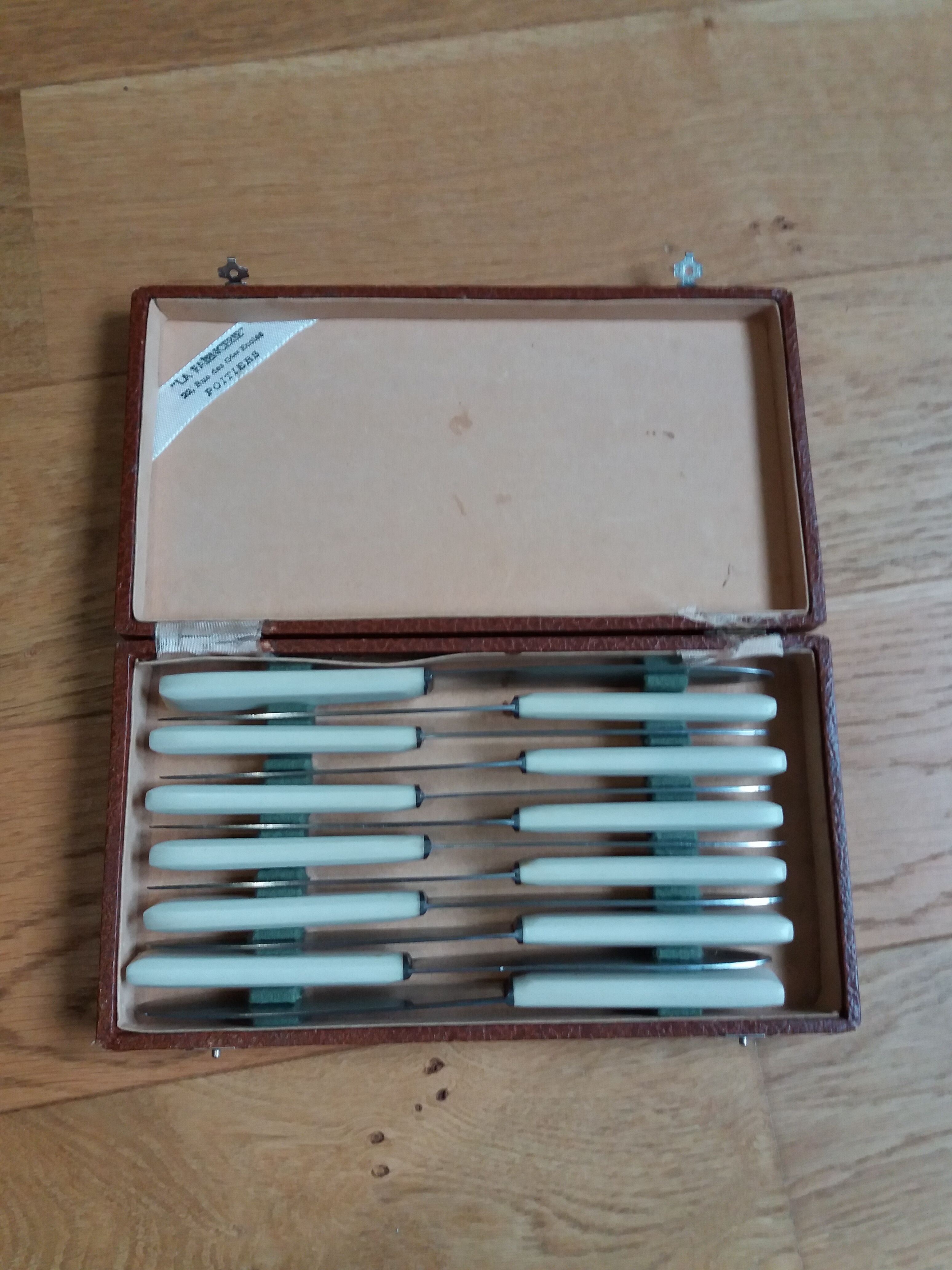 Art Deco knives in their box