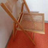 Folding chair in cannage