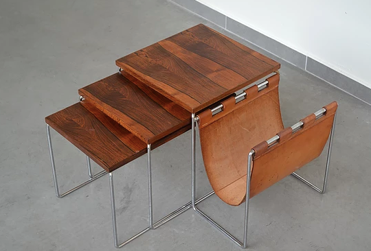 Nesting table / magazine rack