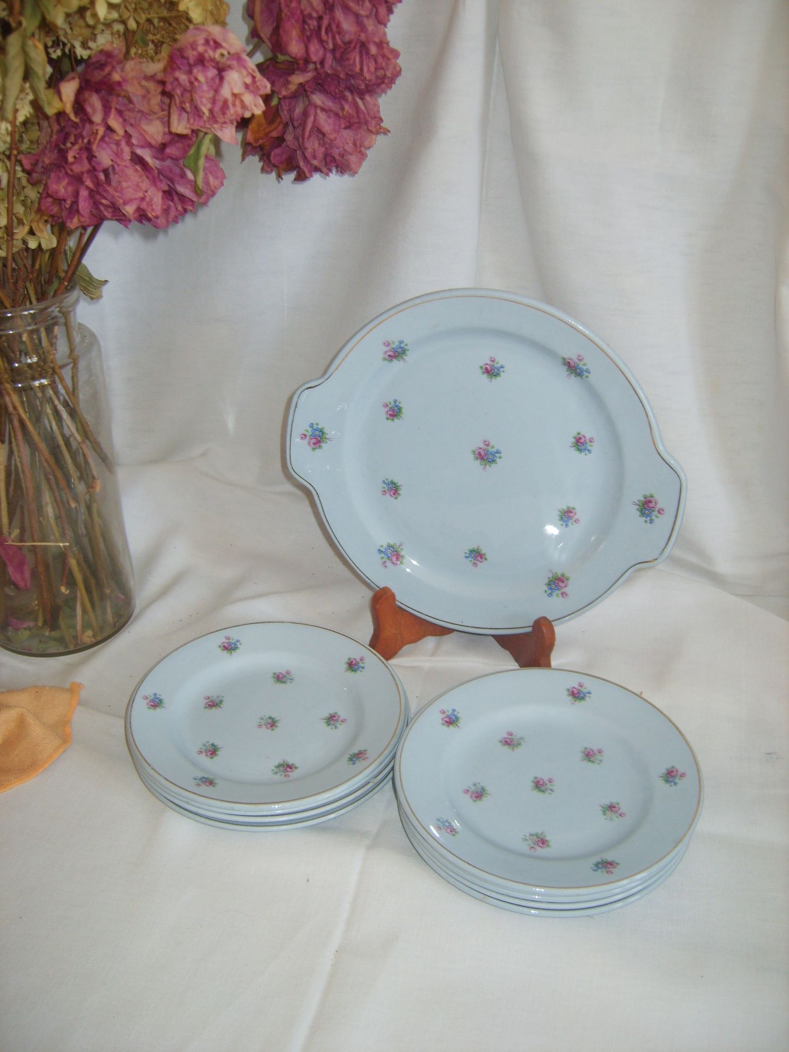 Vintage blue Hamage dessert service