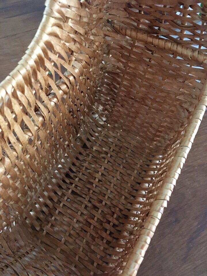 Wicker wall basket