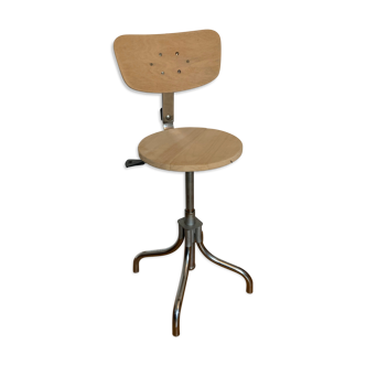 Architect chair made of raw wood