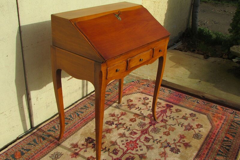 Writing desk