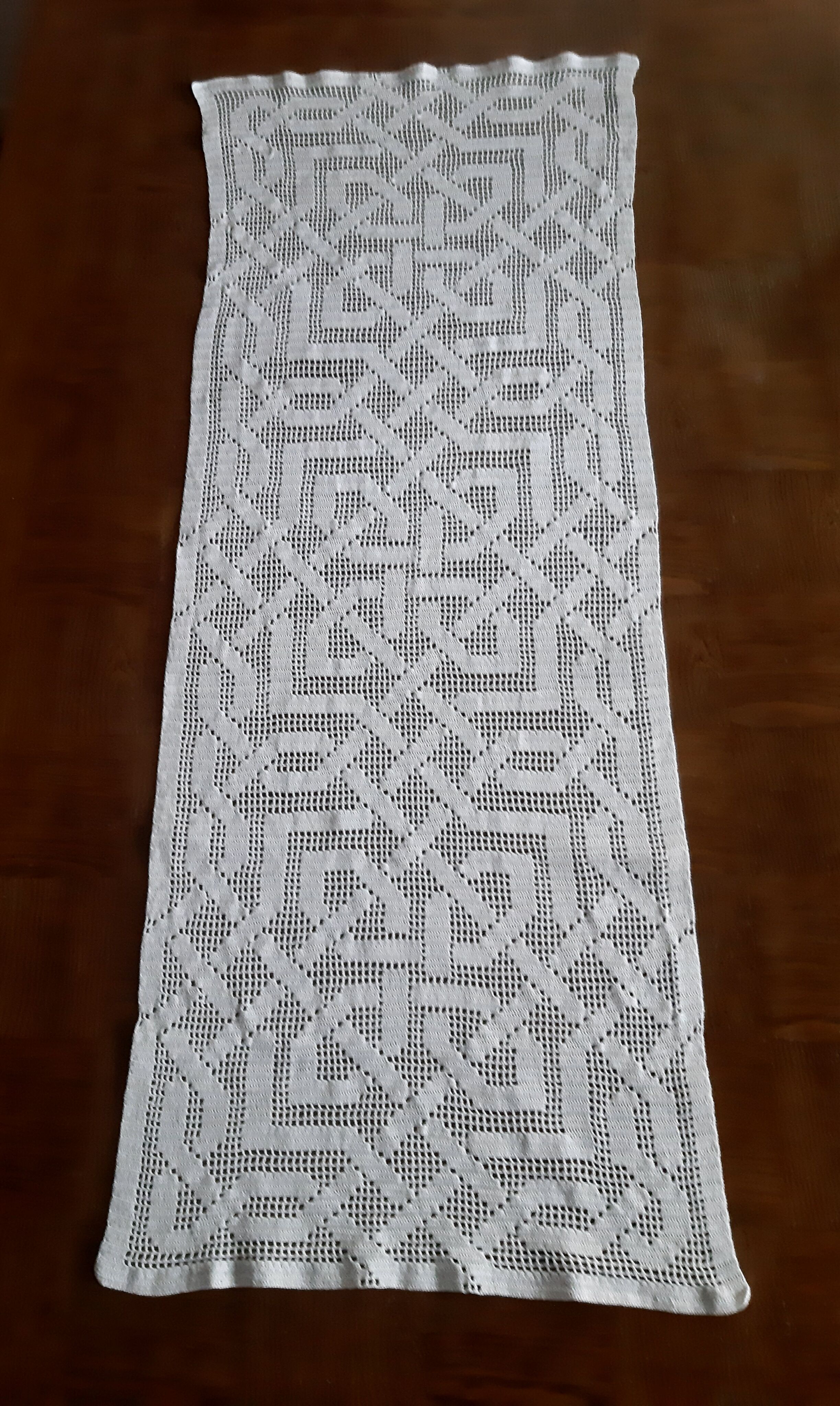 Crocheted table path