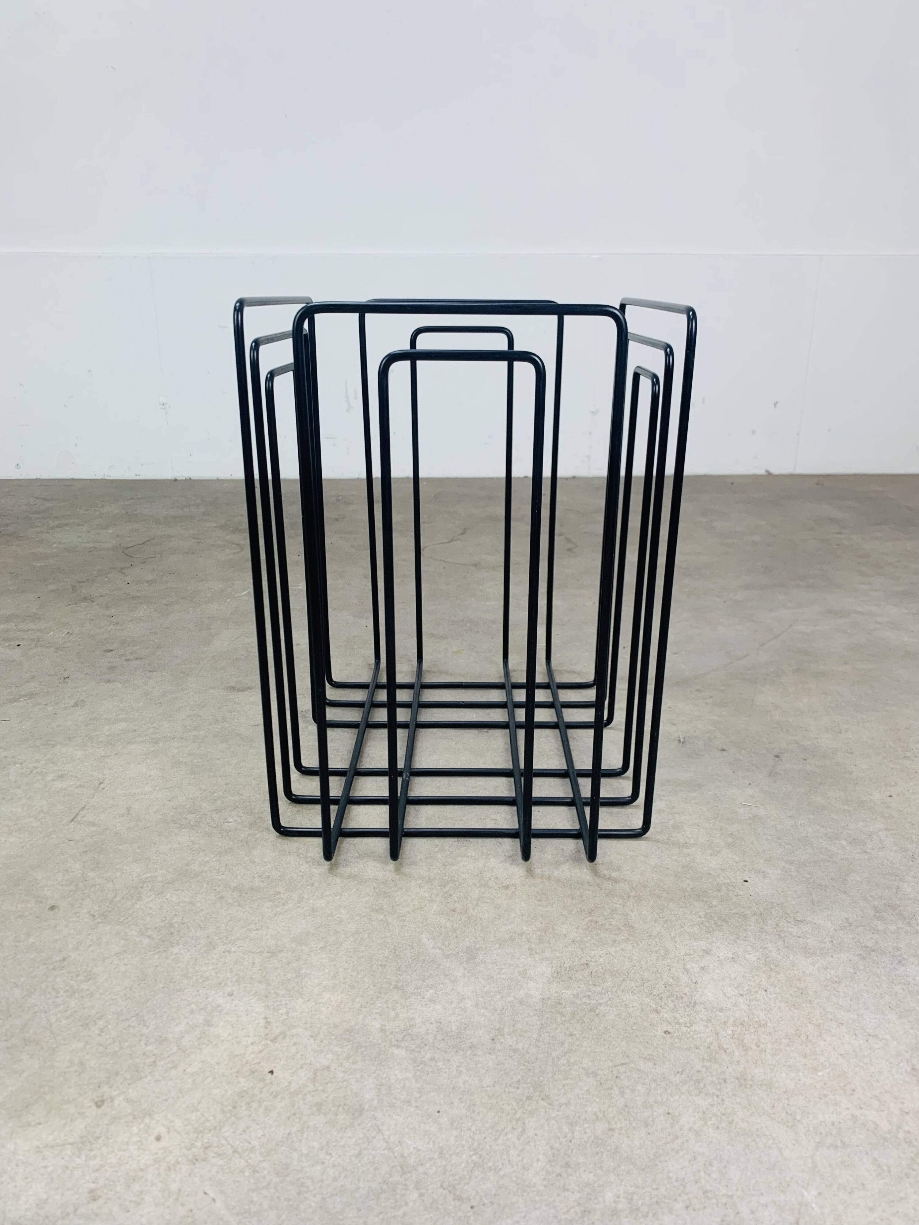 Black metal magazine rack by Willy Glaeser for TMP, 1980s.