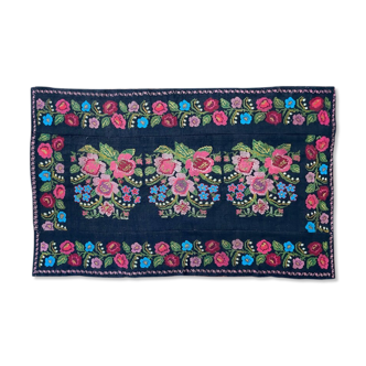 Romanian floral rug with beautiful design made by hand in wool