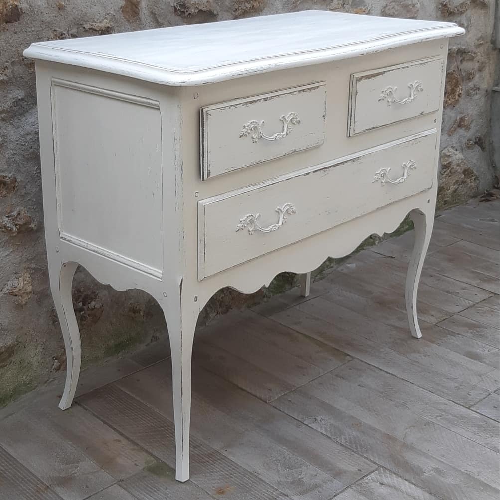Skated chest of drawers 3 drawers