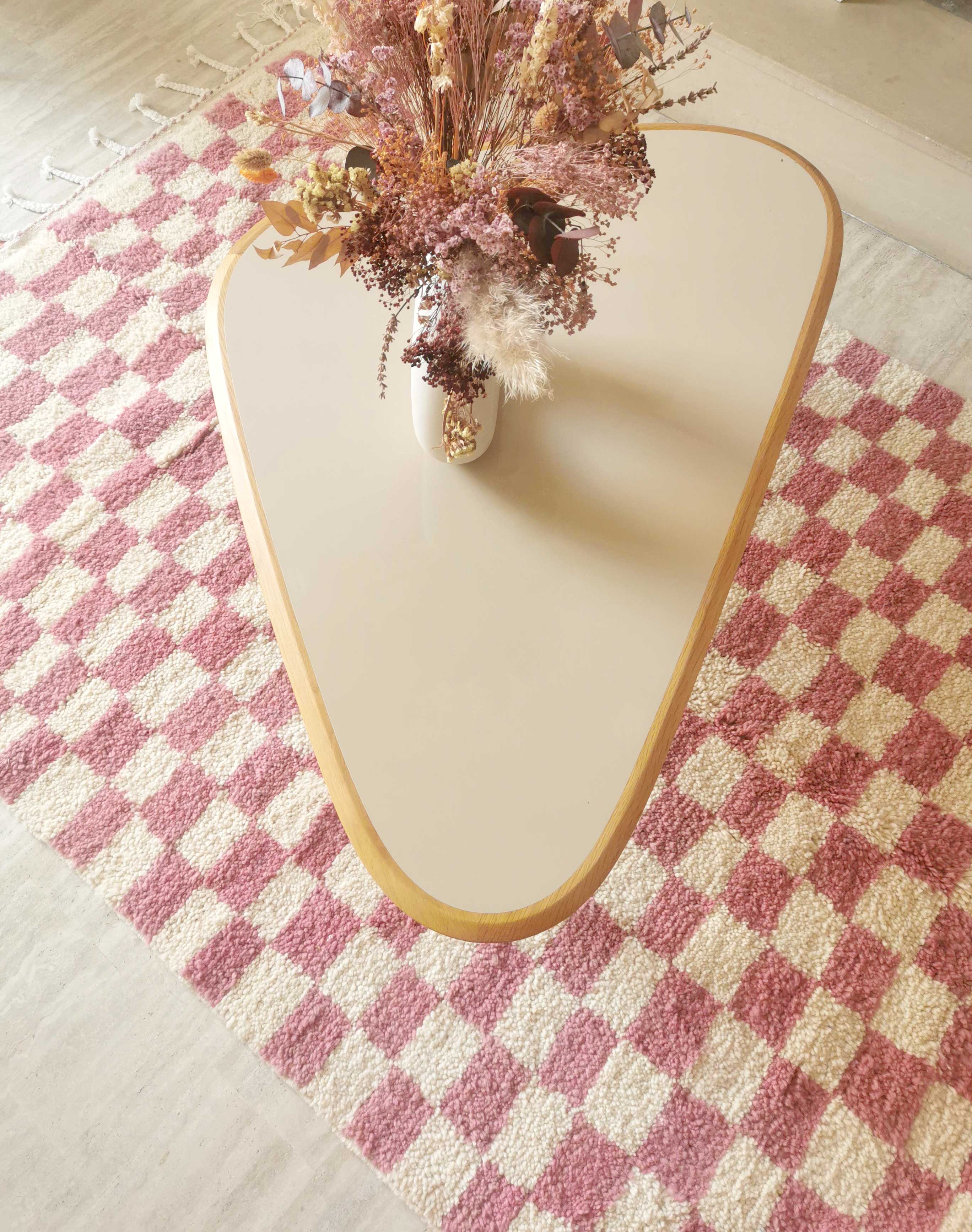 Pink and white Beni Ouarain checkered Berber rug in wool