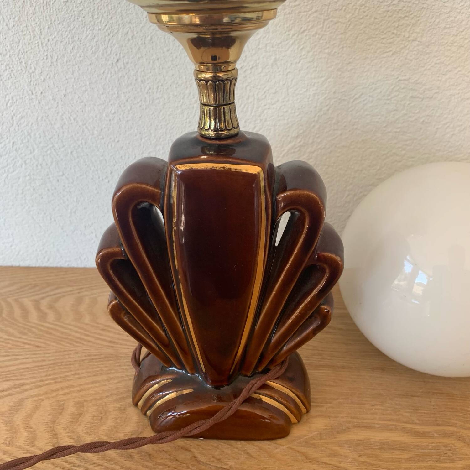 ▪️Art Deco Ceramic and Globe Lamp Stylized Shell Brown and Gold