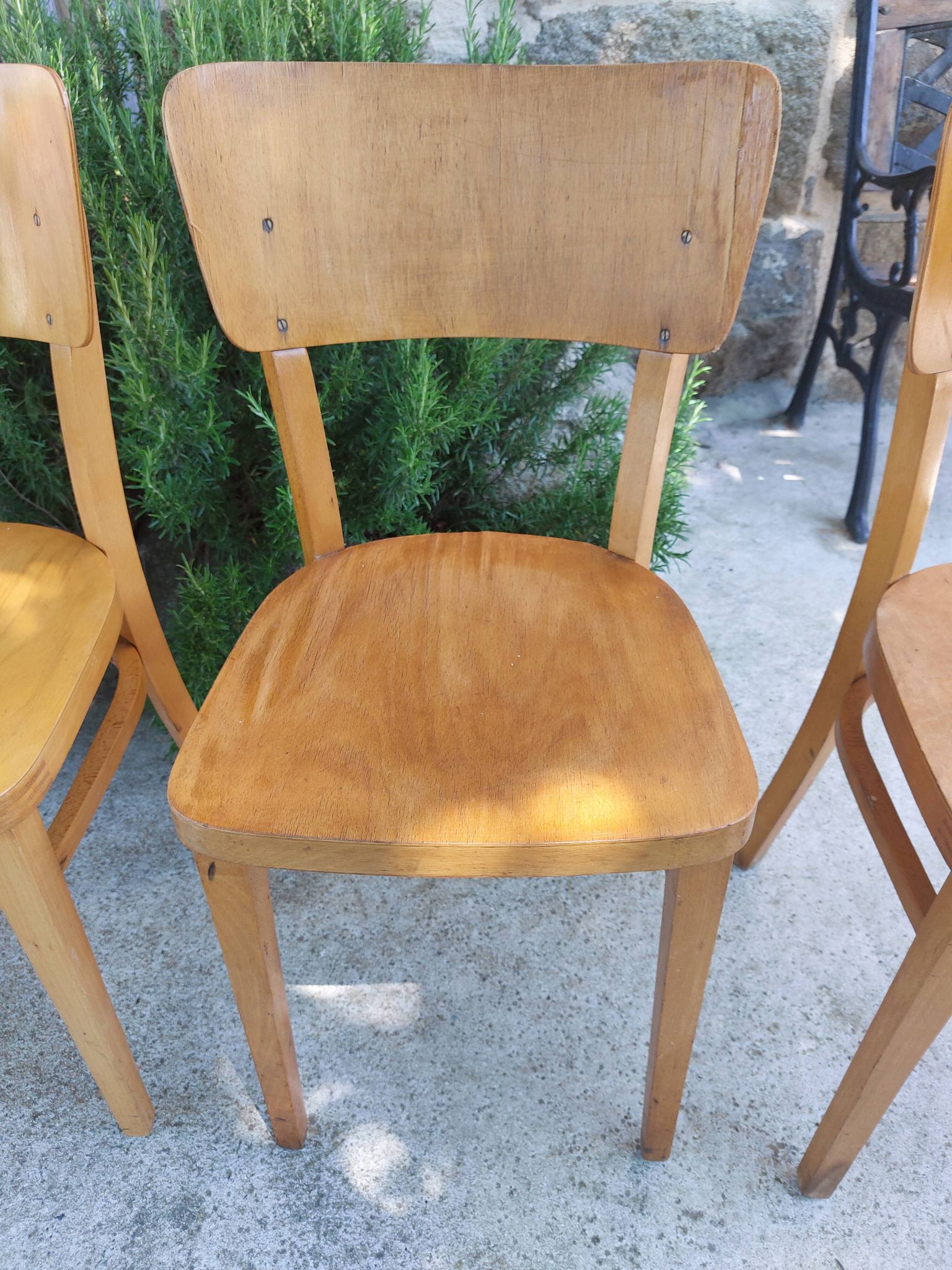 4 chaises bistrot, teinte claire