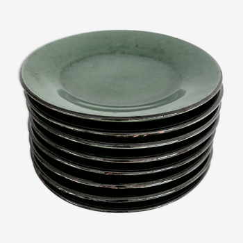 Lot 8 stoneware dessert plates