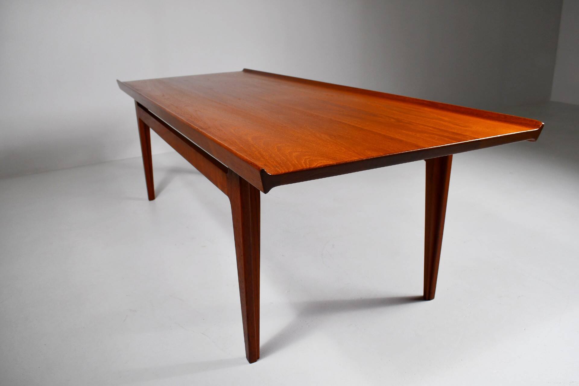 Finn Juhl coffee table FD532 for France & Son. Denmark, 1959