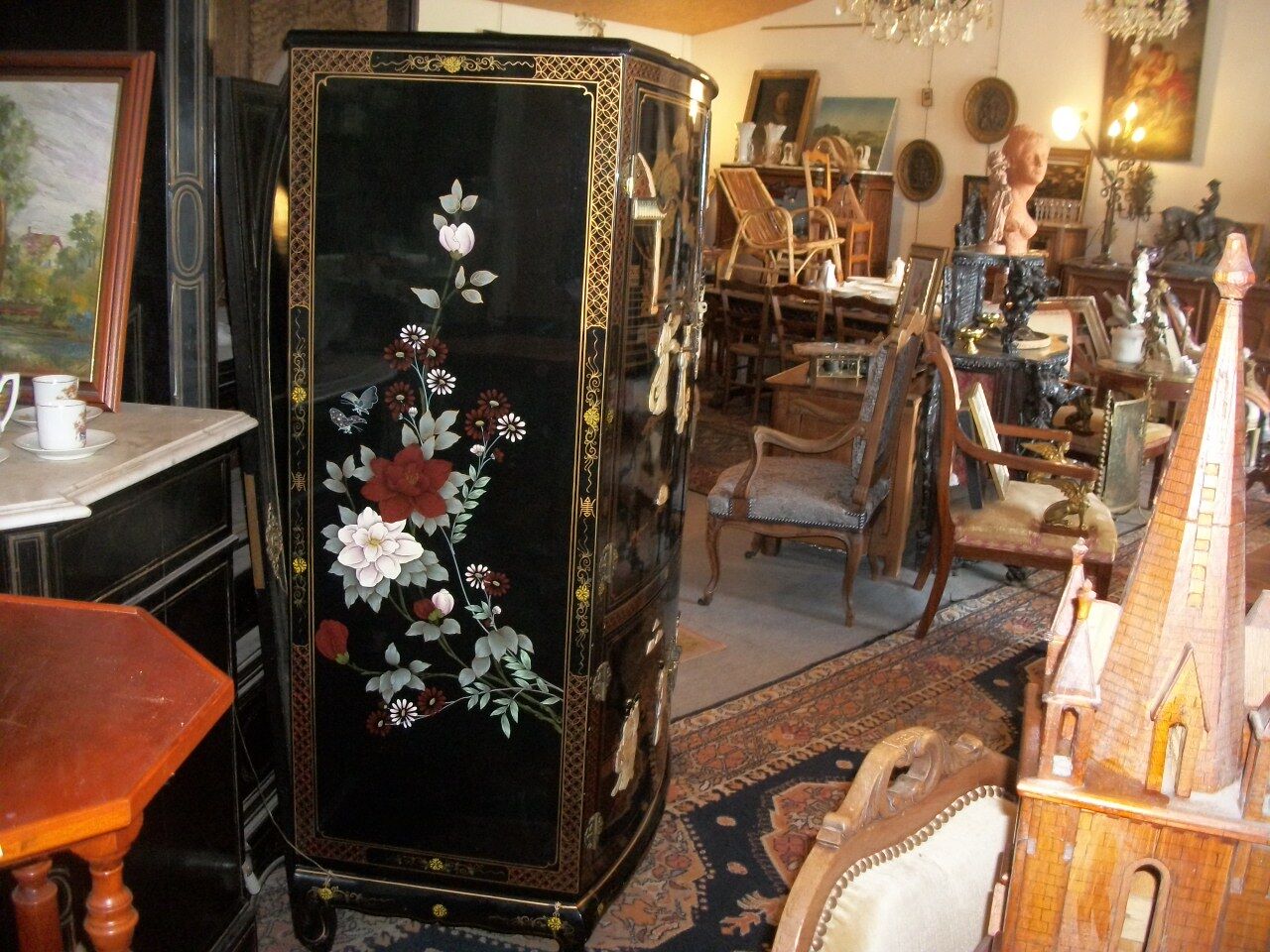 Chinese lacque furniture