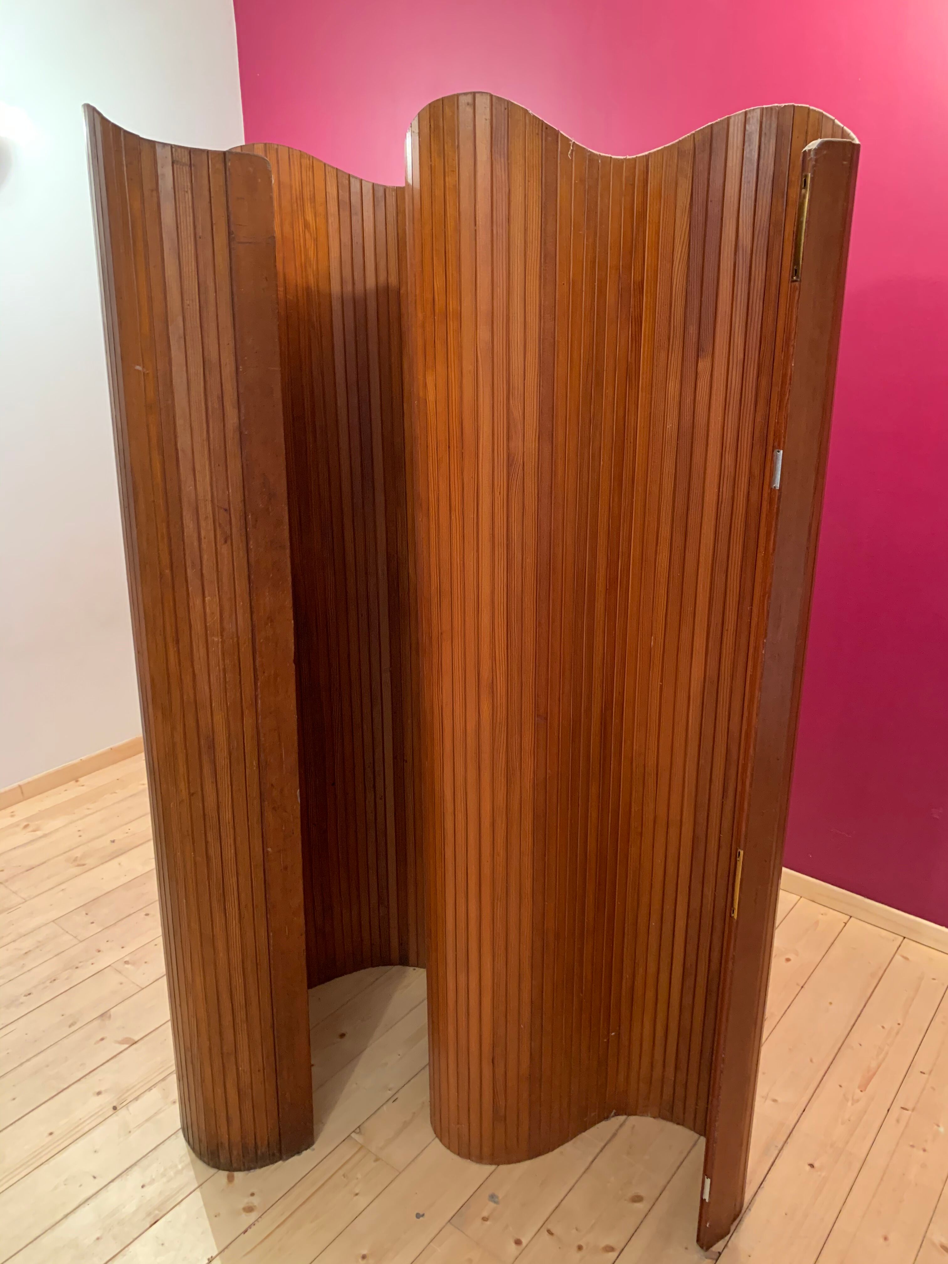 Free-form baumann screen 250 x 180