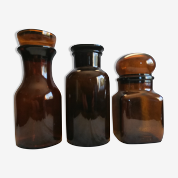 Trio jars type apothecary in brown glass