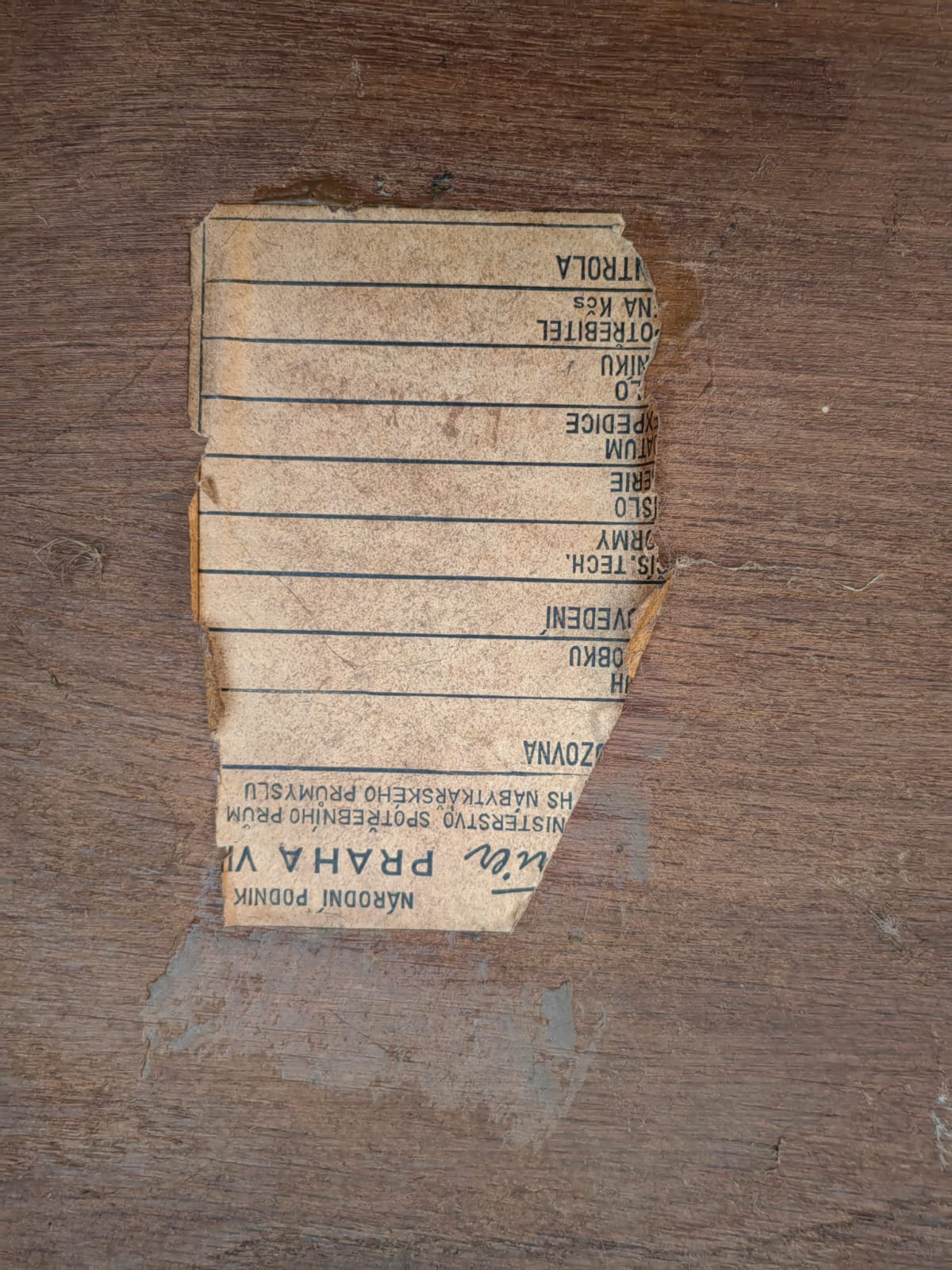 Table basse par K. Kozelka et A. Kropacek, des années 1940