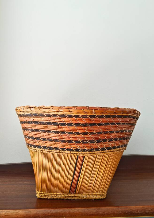 Vintage Mossi woven straw basket - Handicraft