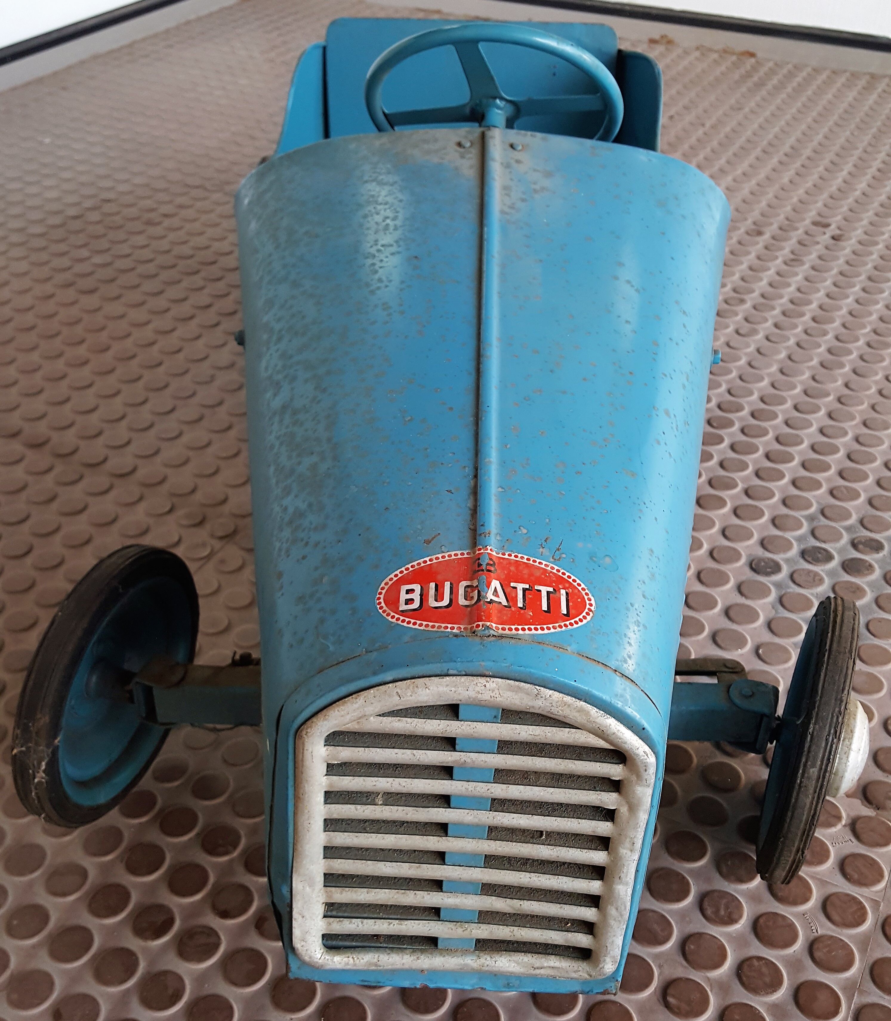 Bugati pedal cart