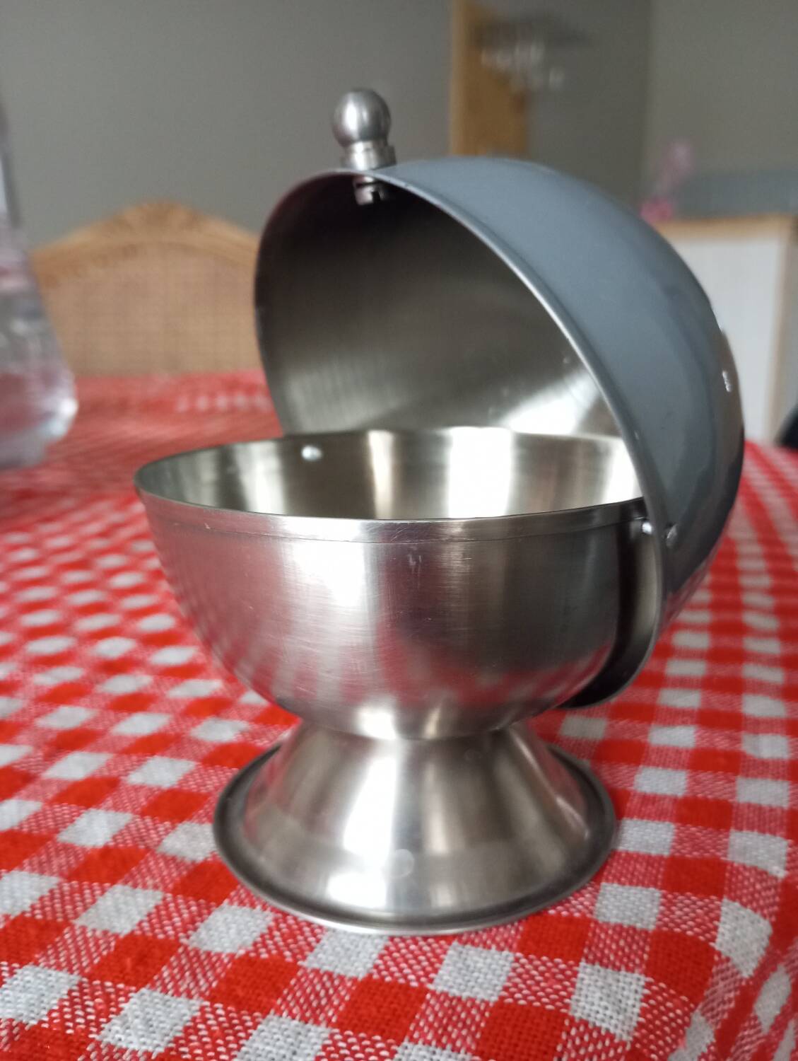 Sugar bowl
