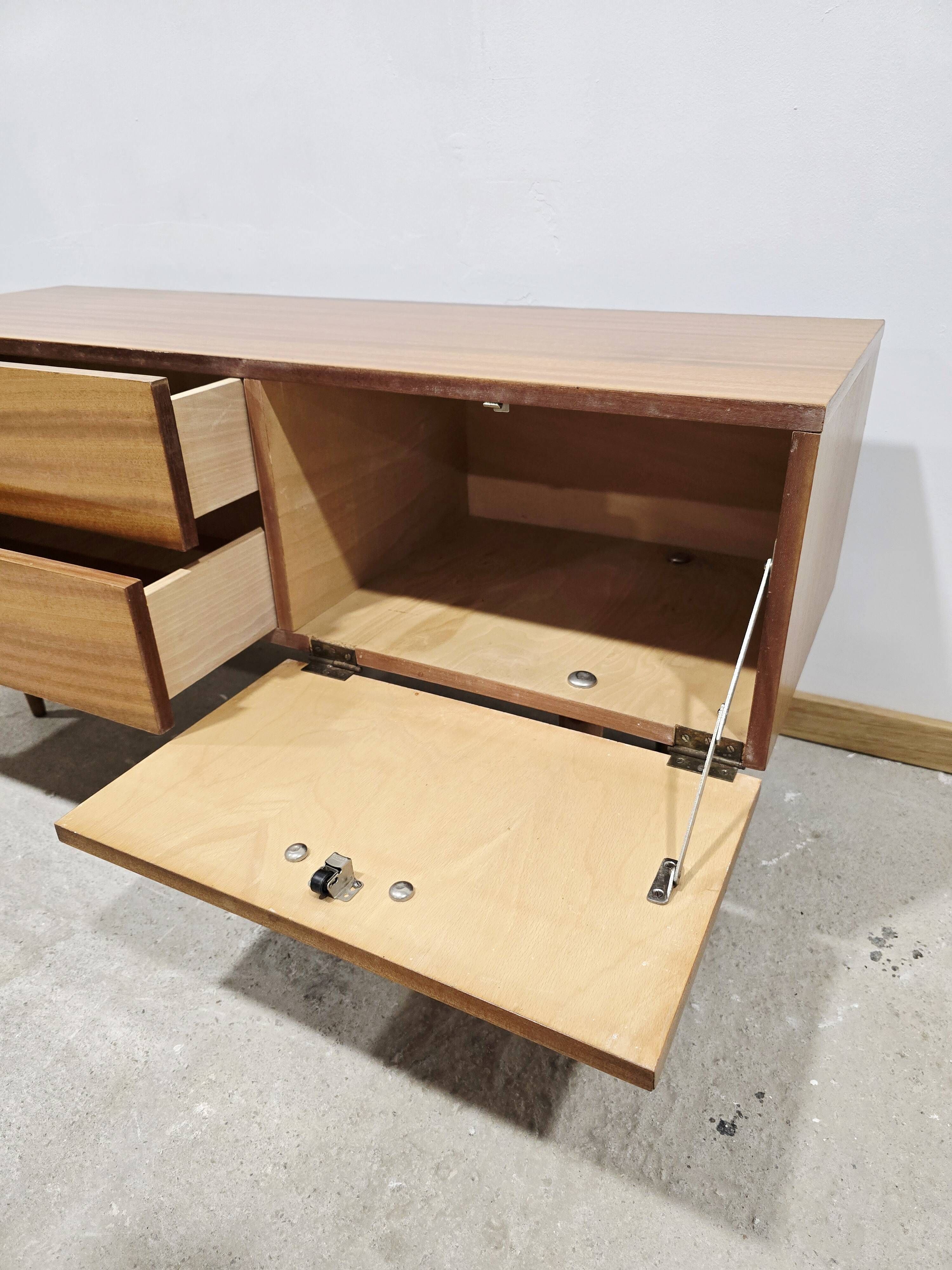 Vintage Mahogany-Coloured Sideboard with Brass Handles – 1990s