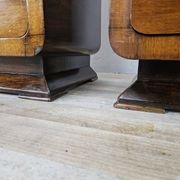 Tables de chevet en noyer Art Déco avec porte et tiroir