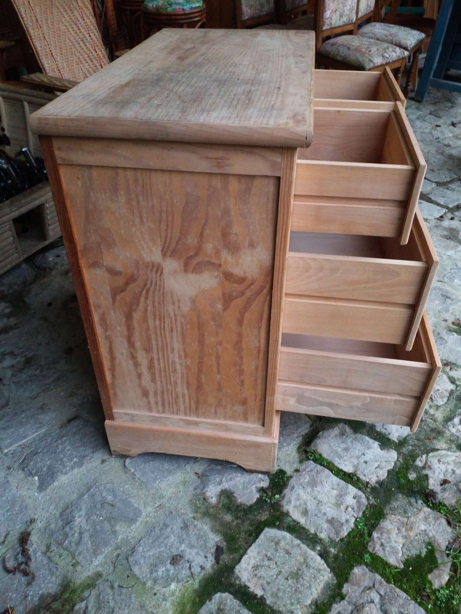 Fir chest of drawers