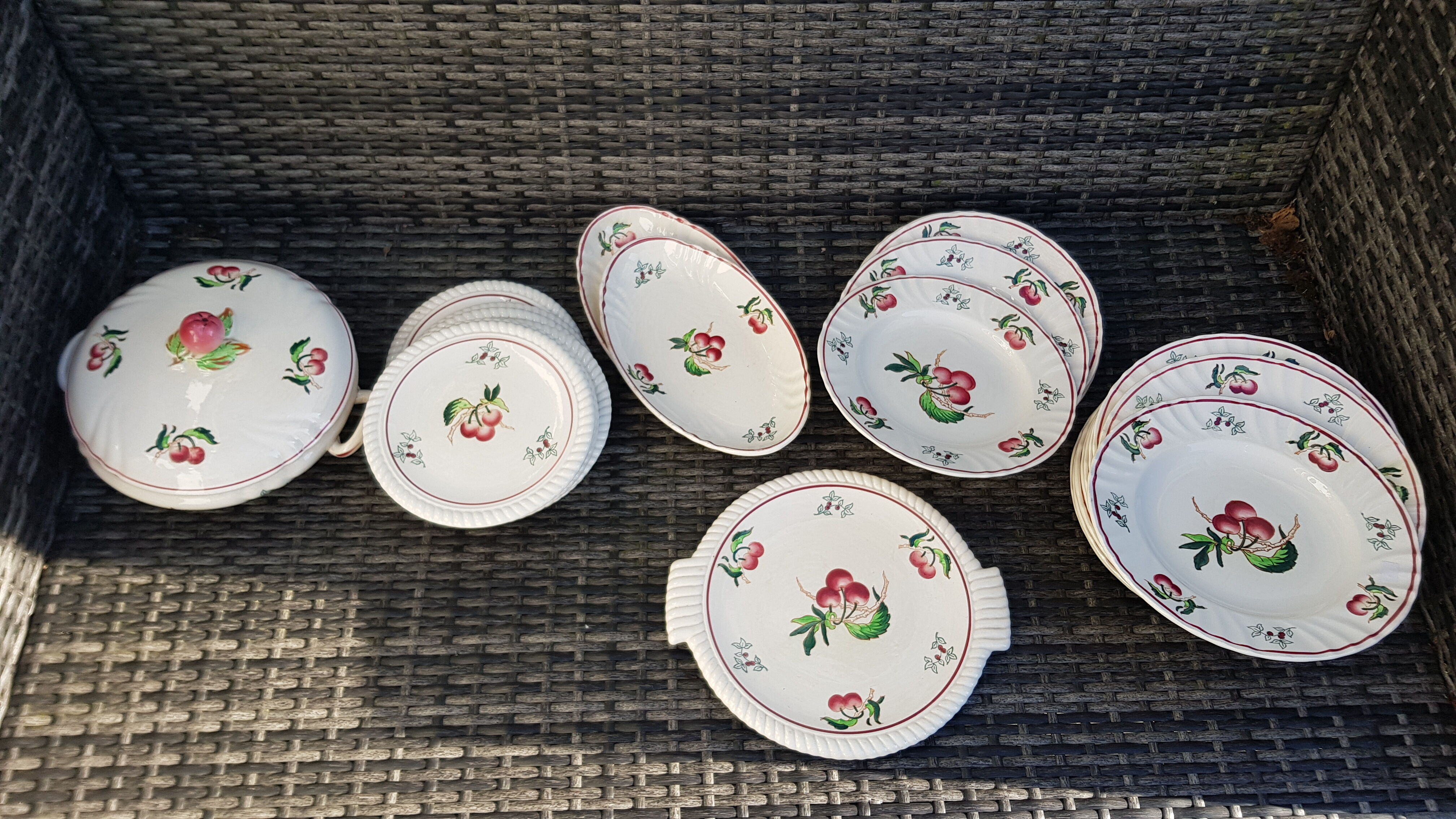 Longwy table service montmorency model