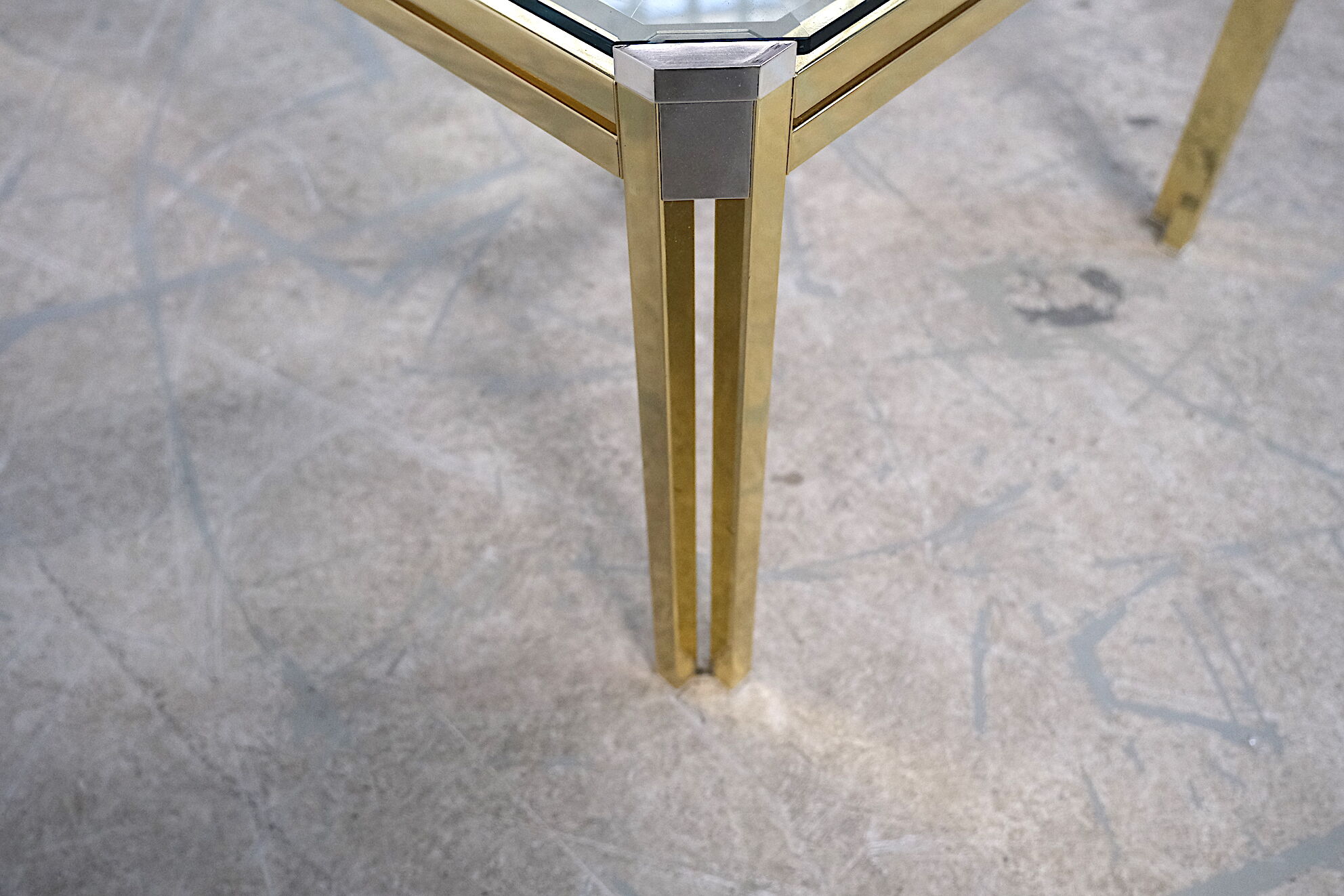 Table basse italienne chromée et verre, années 1970