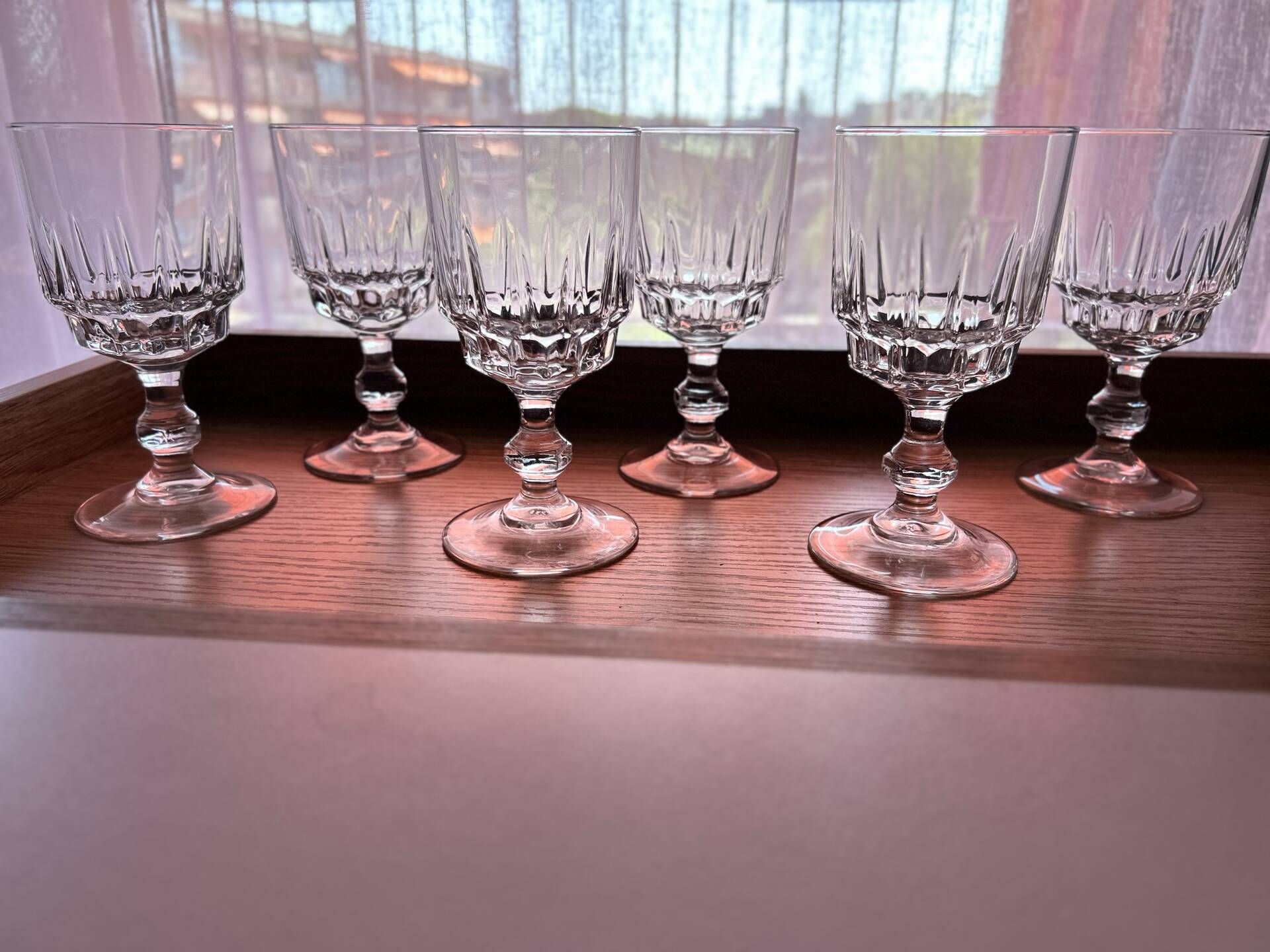 Superb set of 18 Cristal d’Arques glasses – 12 wine glasses + 6 tumblers