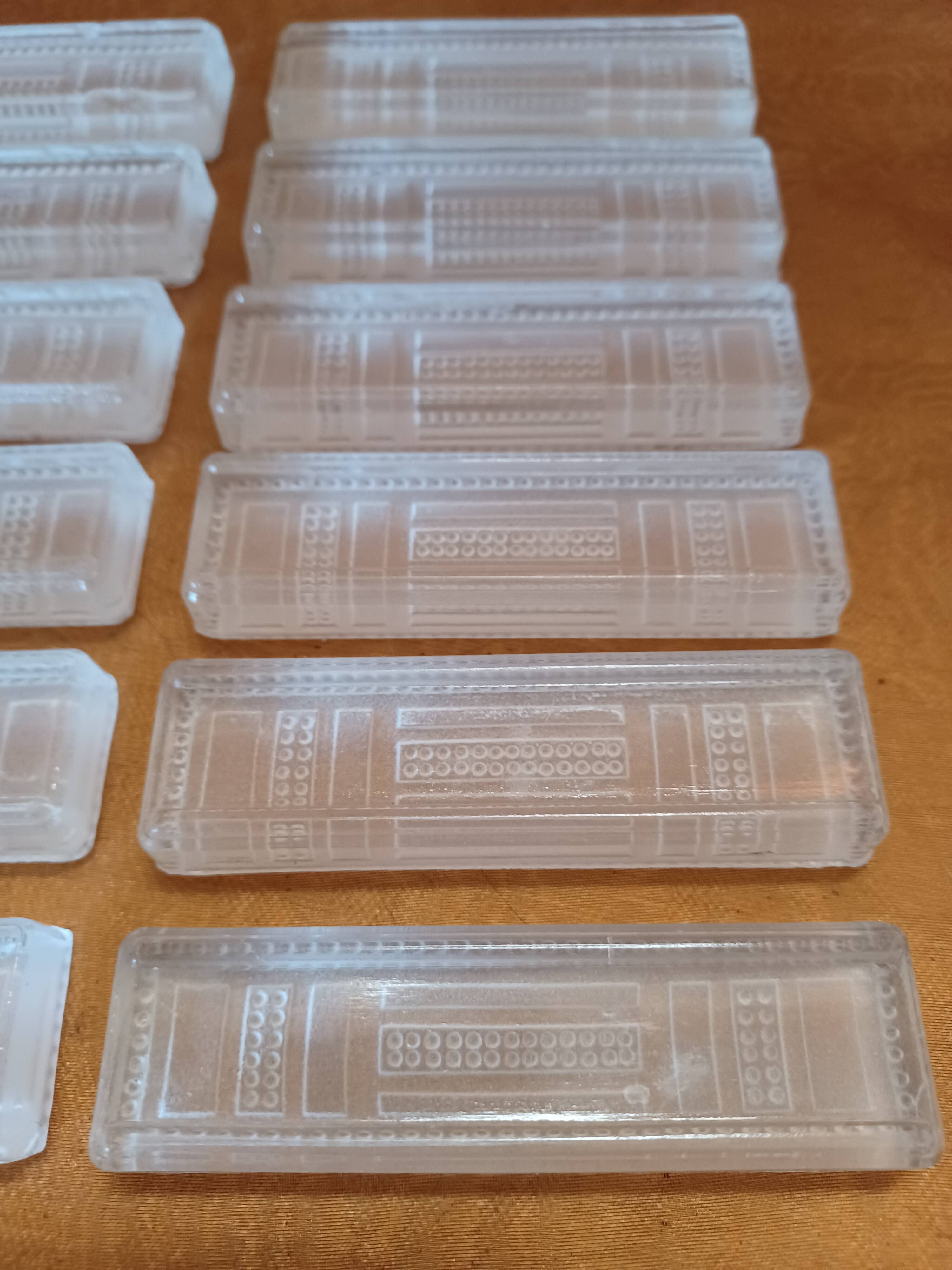 12 glass knife holders