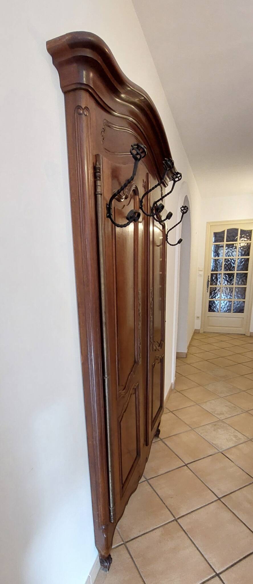 Wall-mounted coat rack entrance furniture