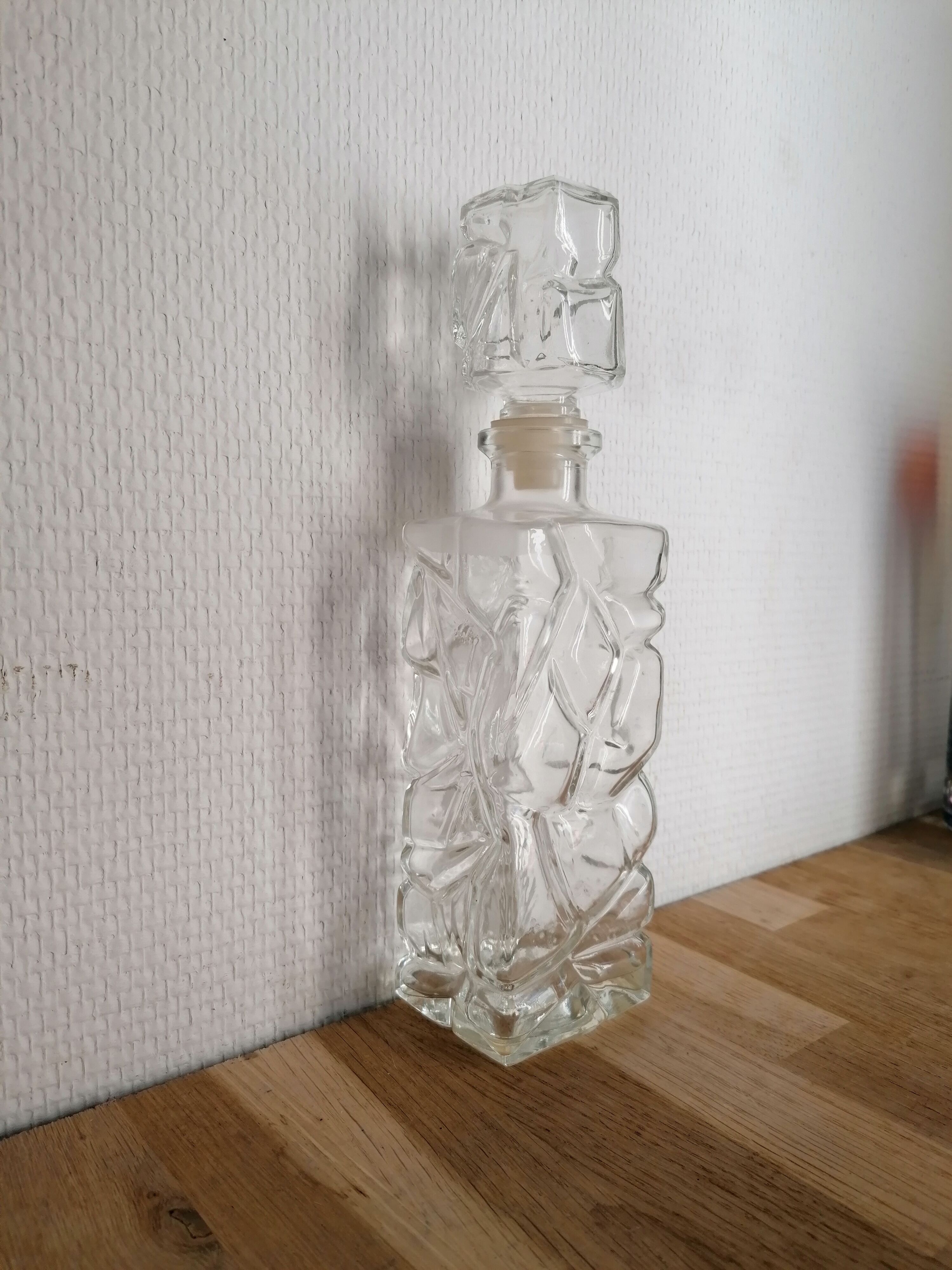 Glass carafe