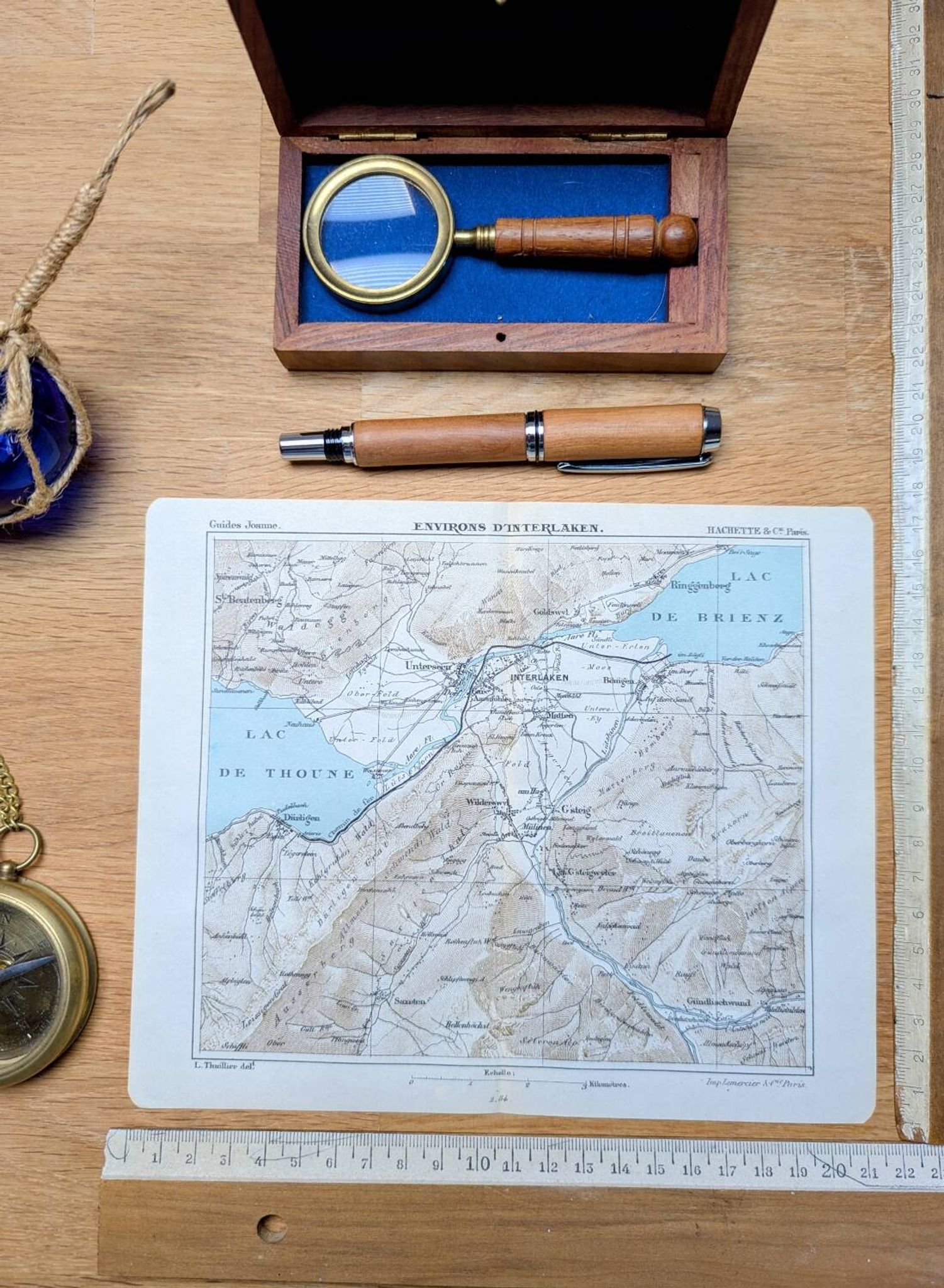 Imprimée en 1844, les environs d'Interlaken, Suisse.