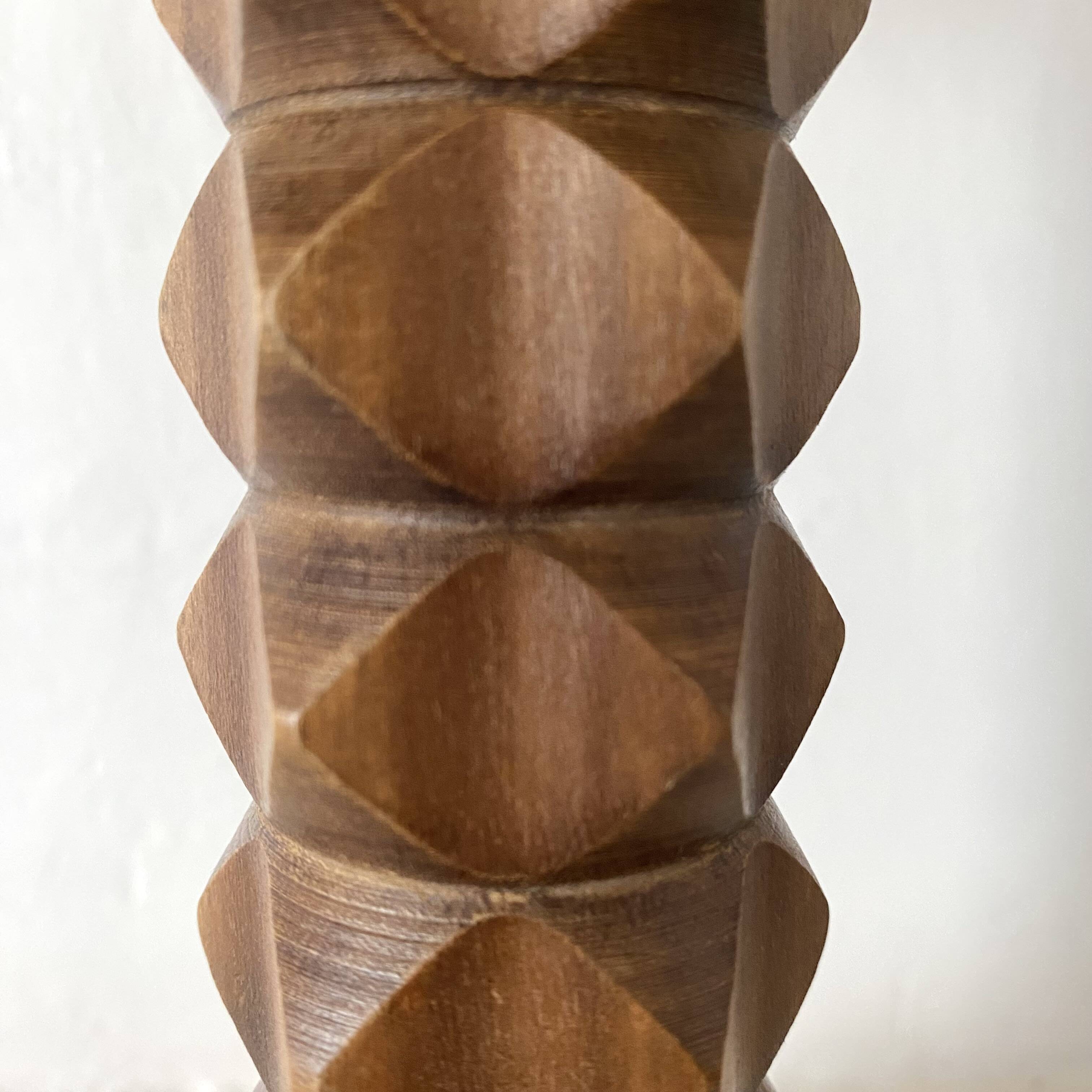 Lampe en bois façon Charles Dudouyt