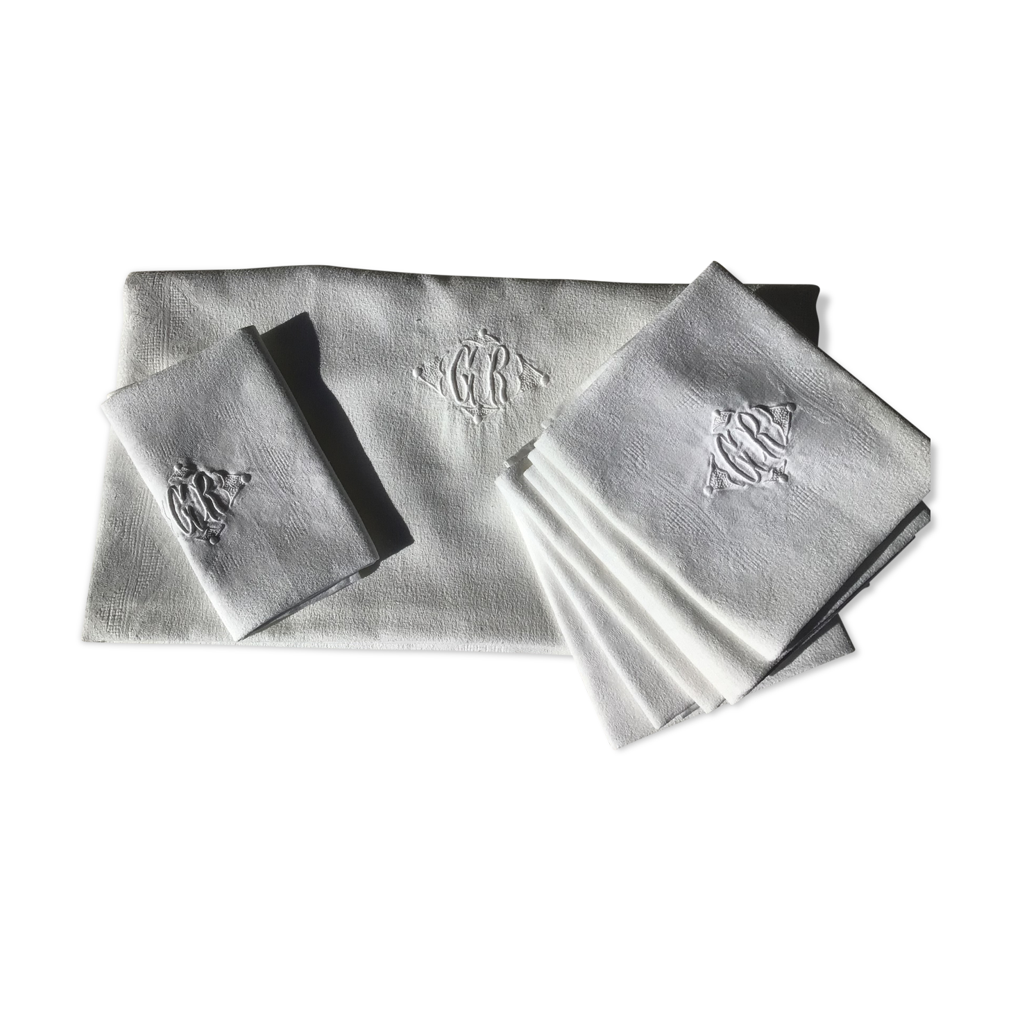 GR embroidered rectangle tablecloth with 7 matching damask towels