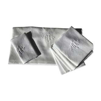 GR embroidered rectangle tablecloth with 7 matching damask towels