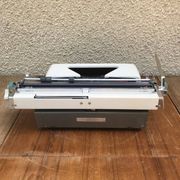 Former olympia metal beige writing machine