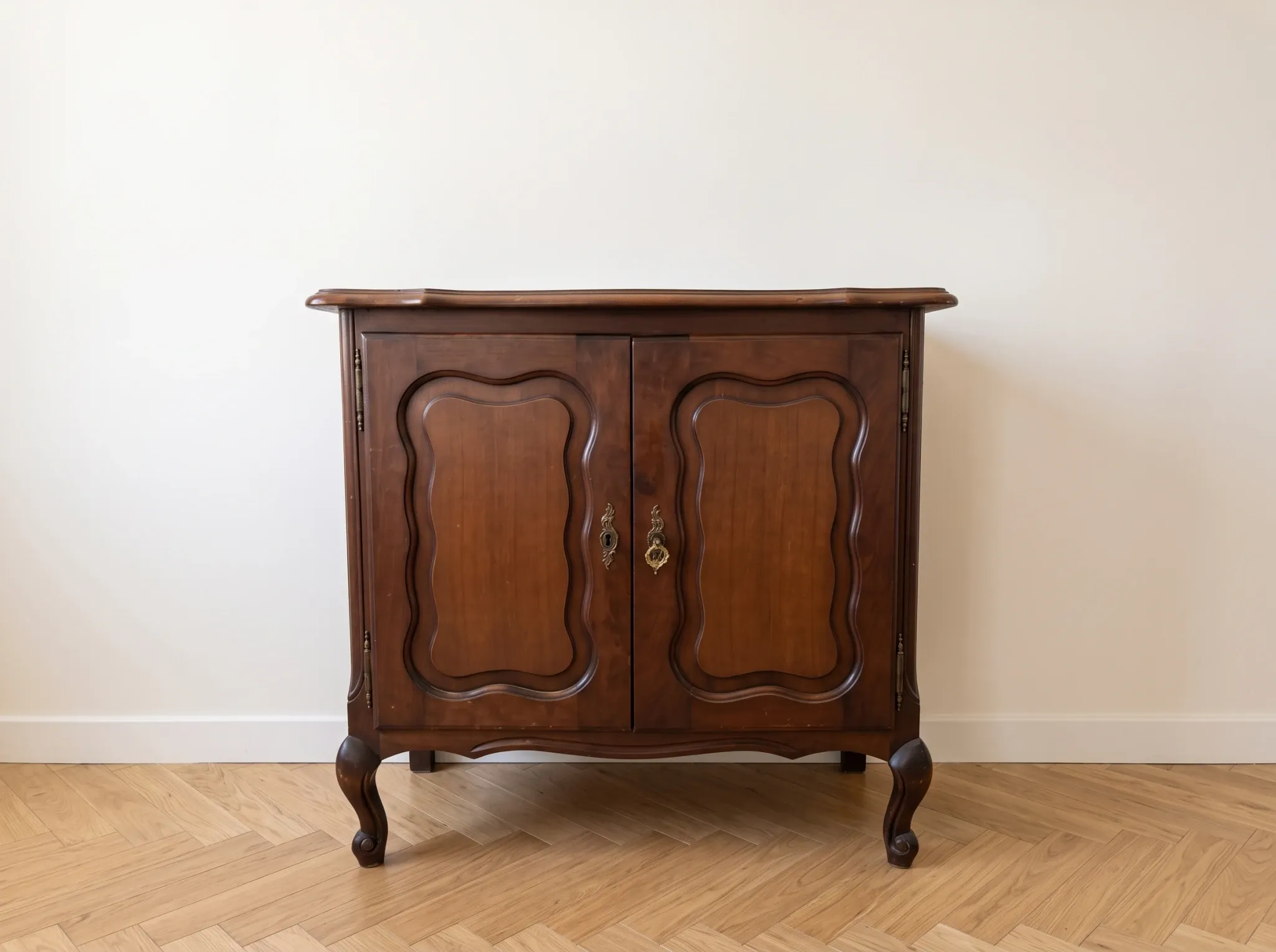 Louis XV style wooden buffet