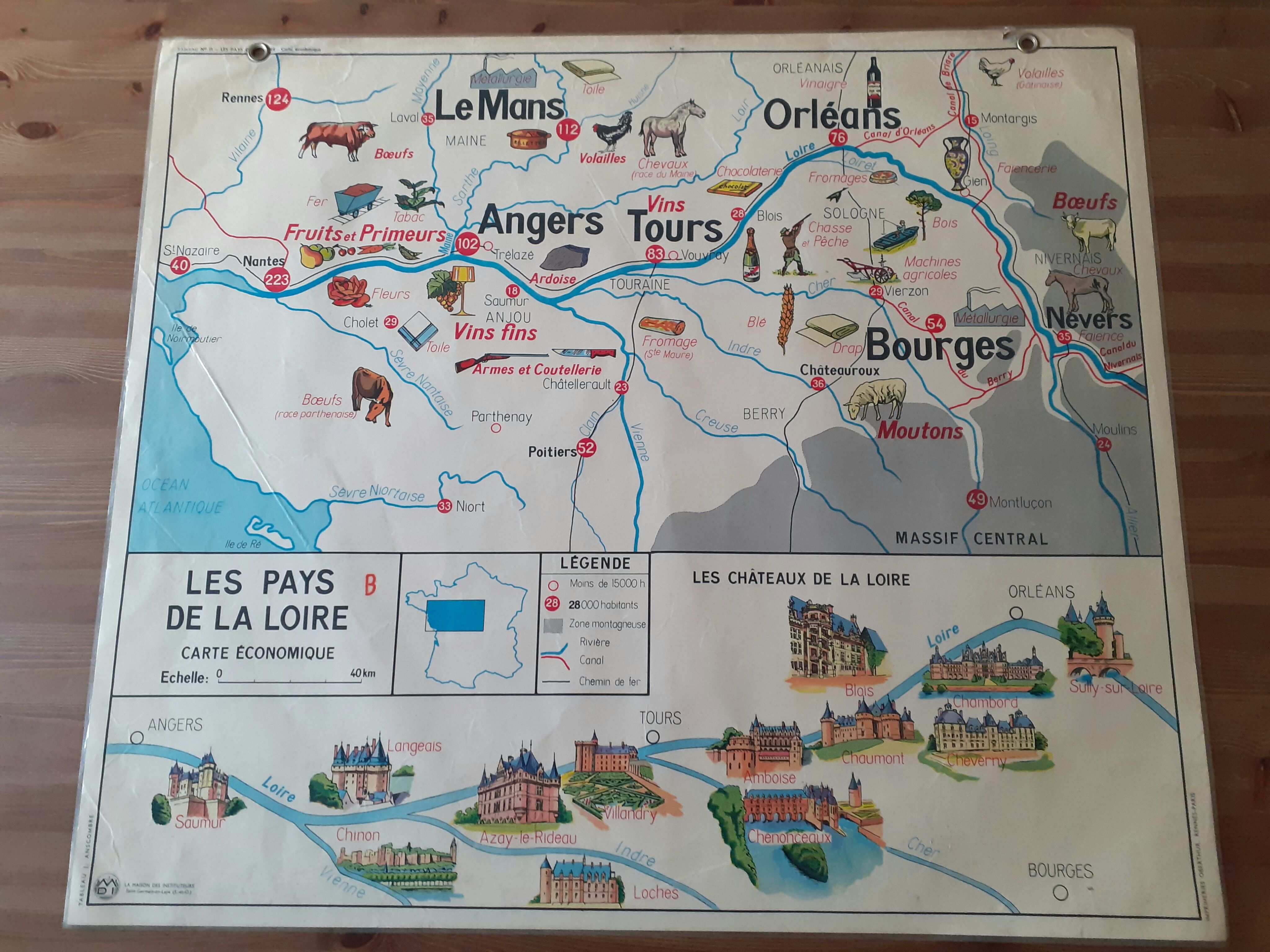 Educational map Brittany and Vendée Pays de la Loire Castles of the Loire