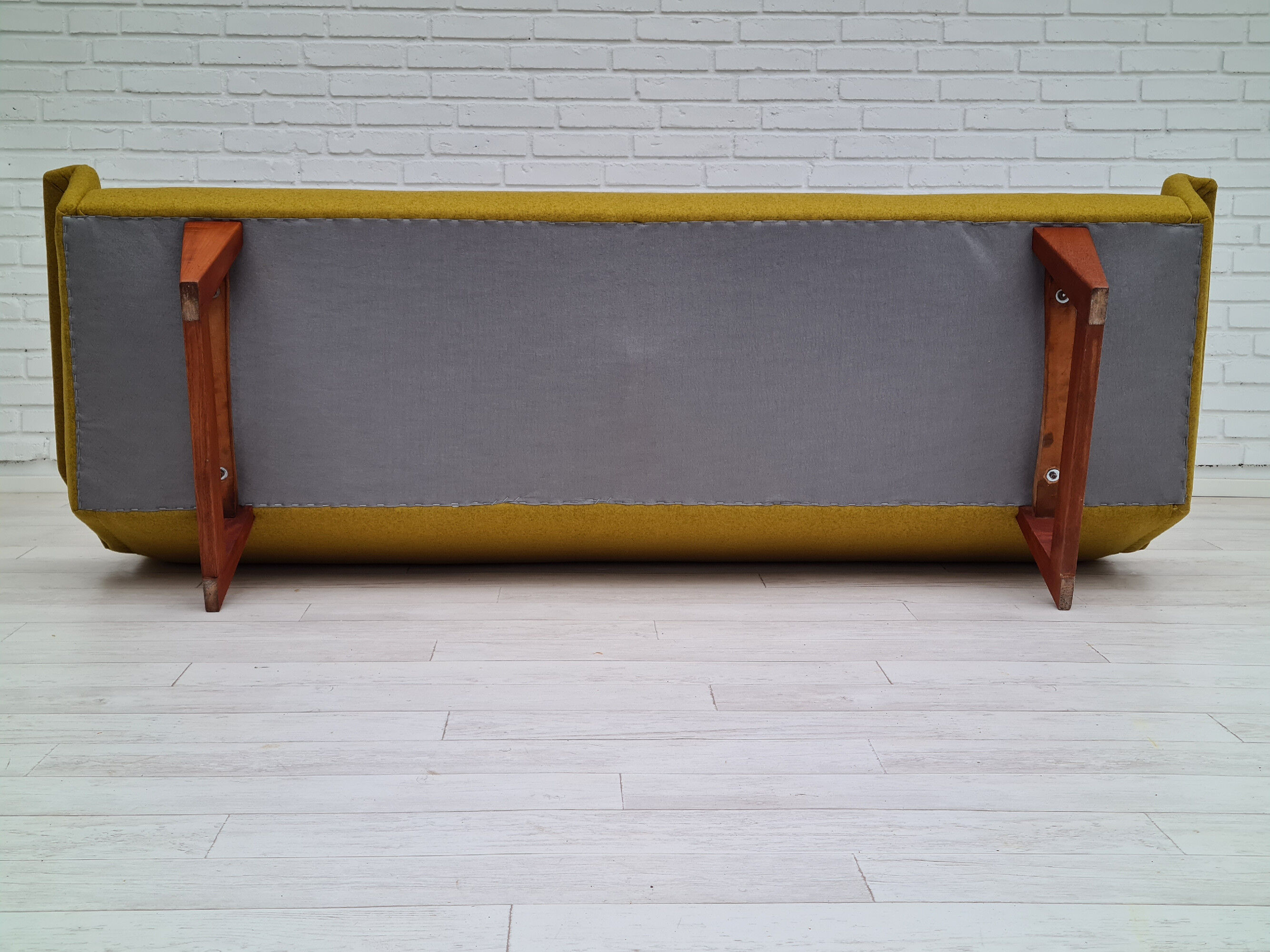 Canapé 3 modèle H.M.11, design danois par Illum Wikkelsø
