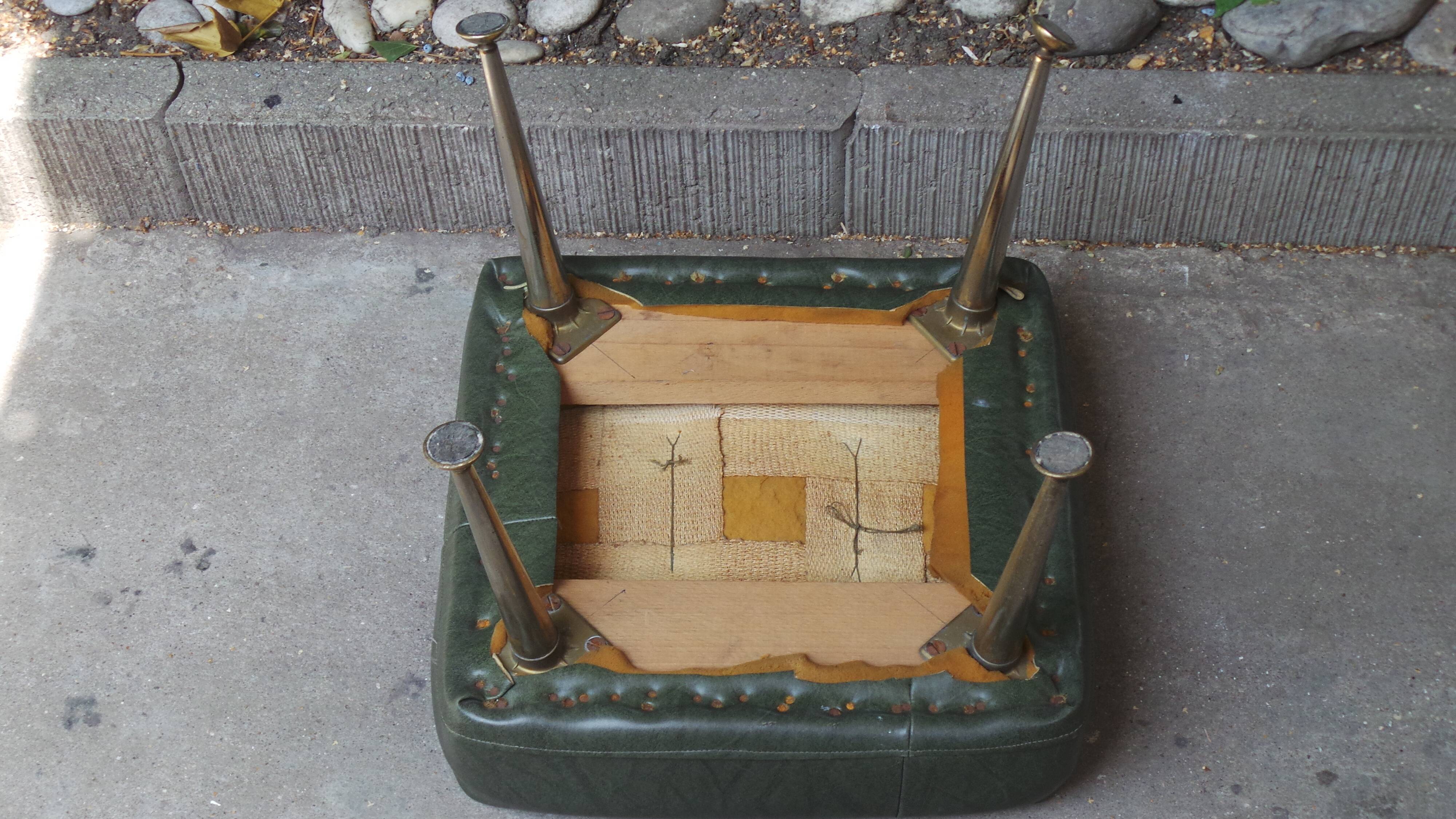 Stool footrest in green skaï