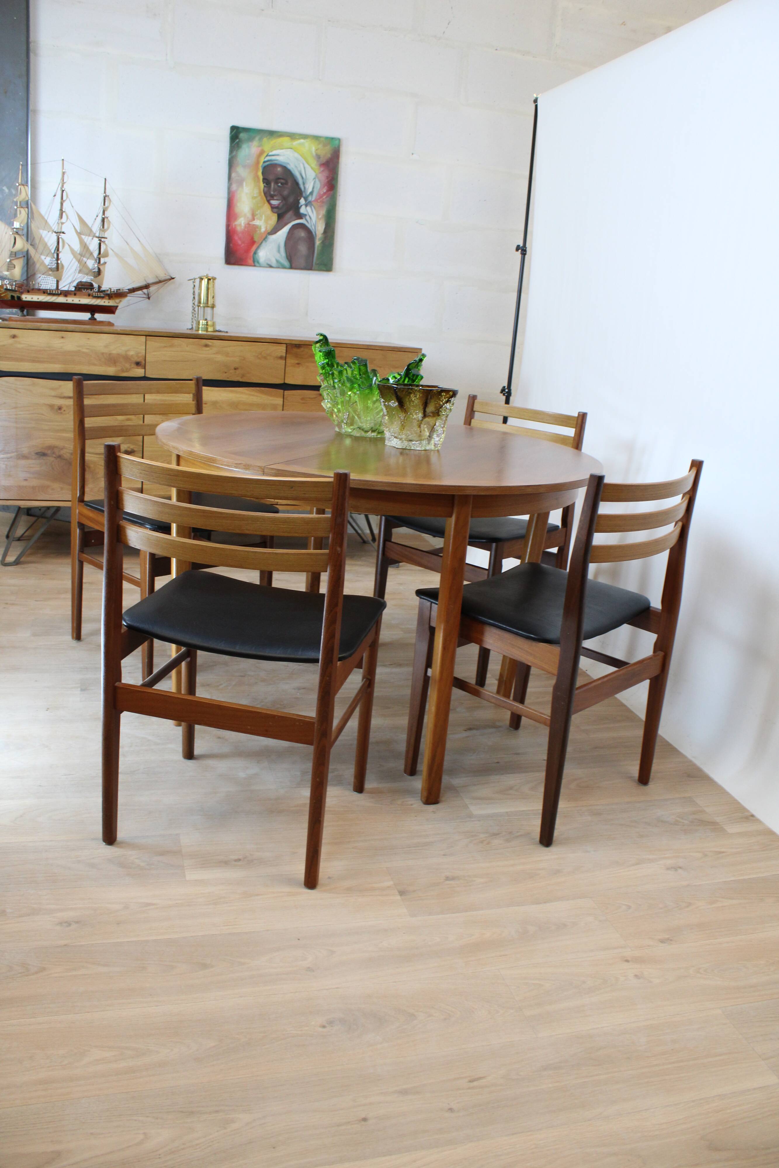 Vintage round teak dining table 4 feet diameter 110 cm Denmark