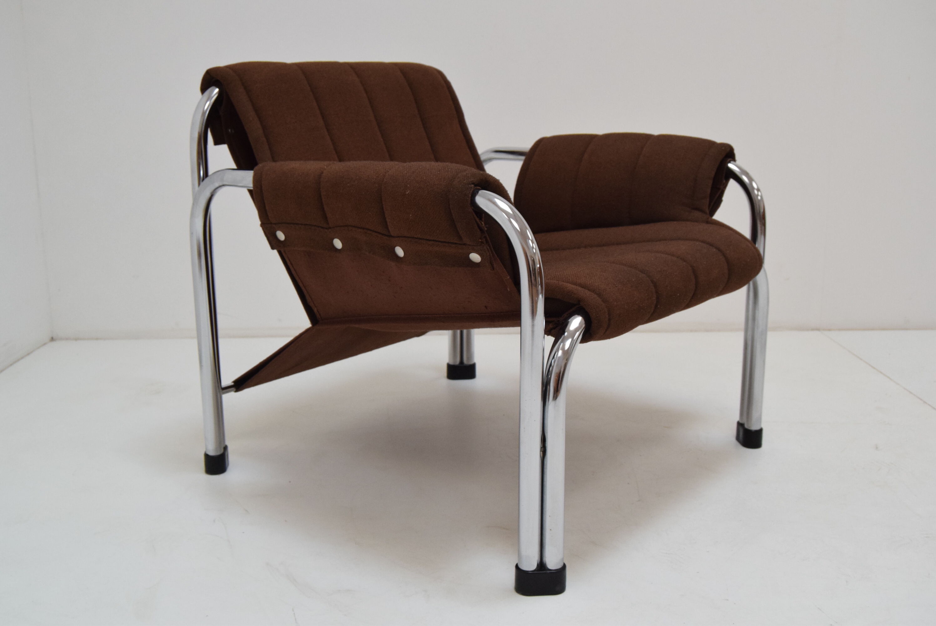 Fauteuil chromé du milieu du siècle par Viliam Chlebo pour Kodreta Myjava, années 1980.