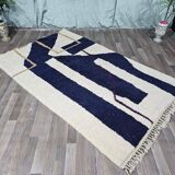Handmade traditional Moroccan Berber rug size 150 x 250 cm