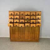 Filing cabinet with a vintage 60 'retractable top