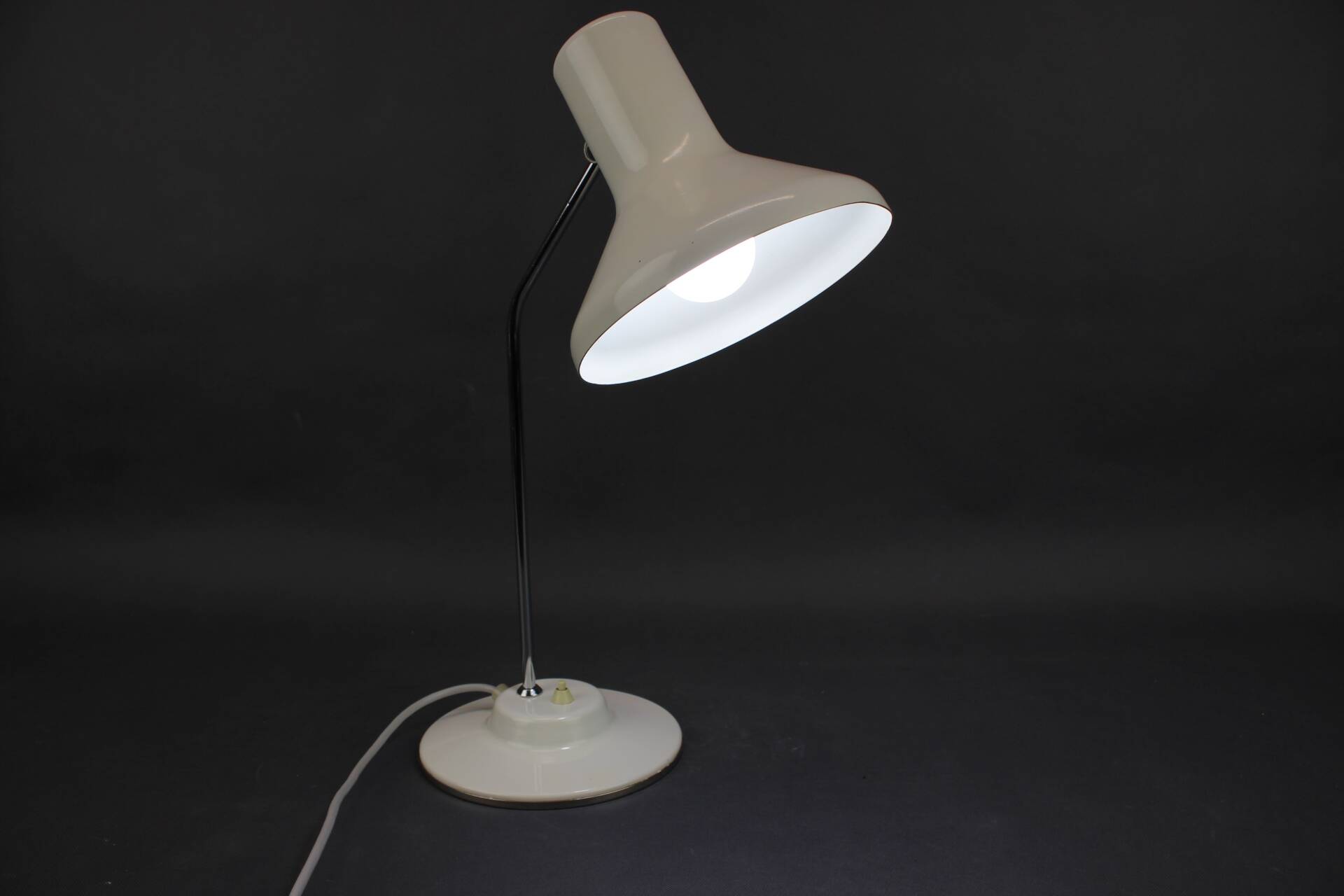 Lampe de bureau ajustable en métal blanc et chrome, datant des années 1970 et provenant de l'AGE (German Space/SPACE)