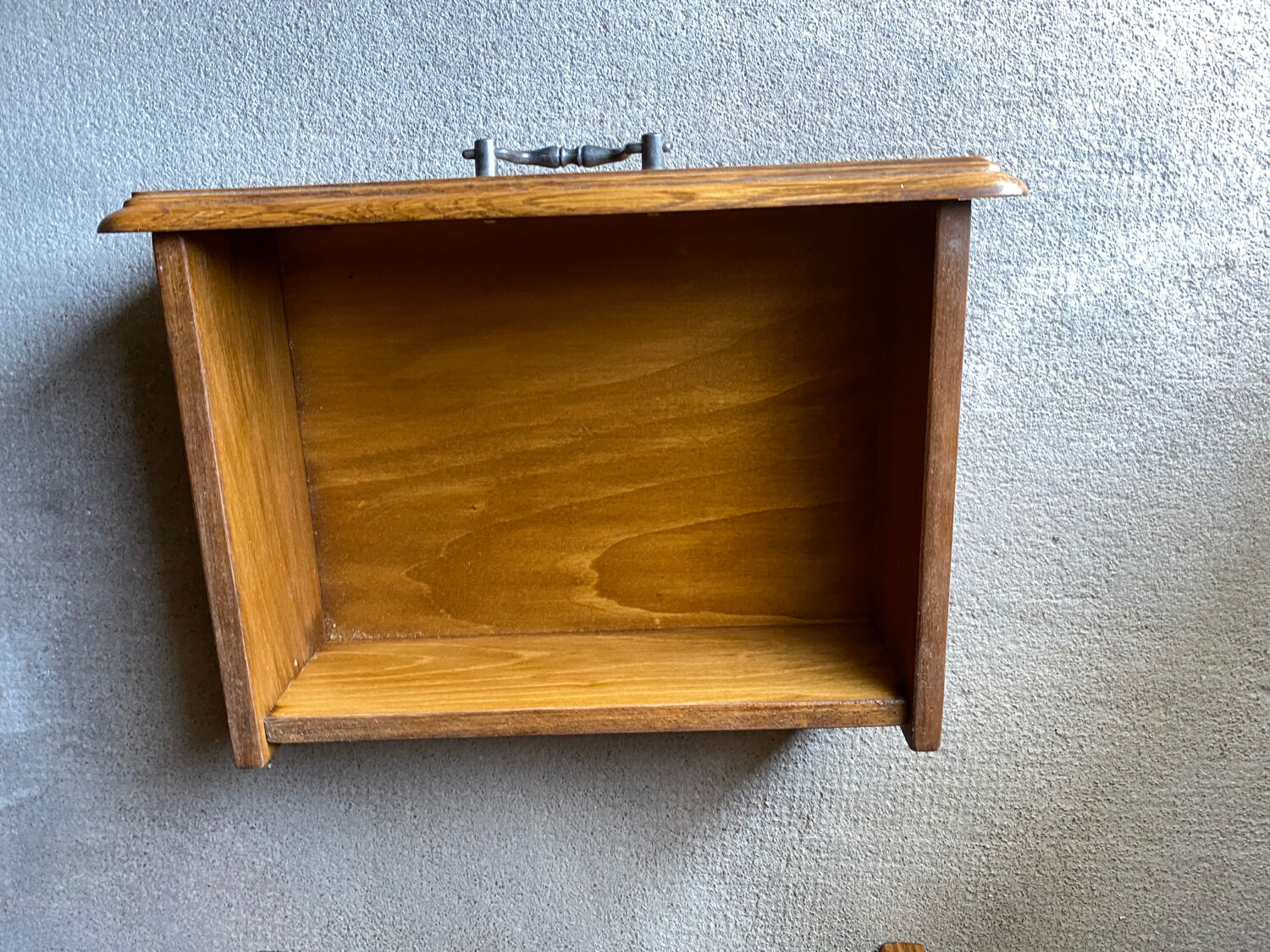 Weekly chest of drawers